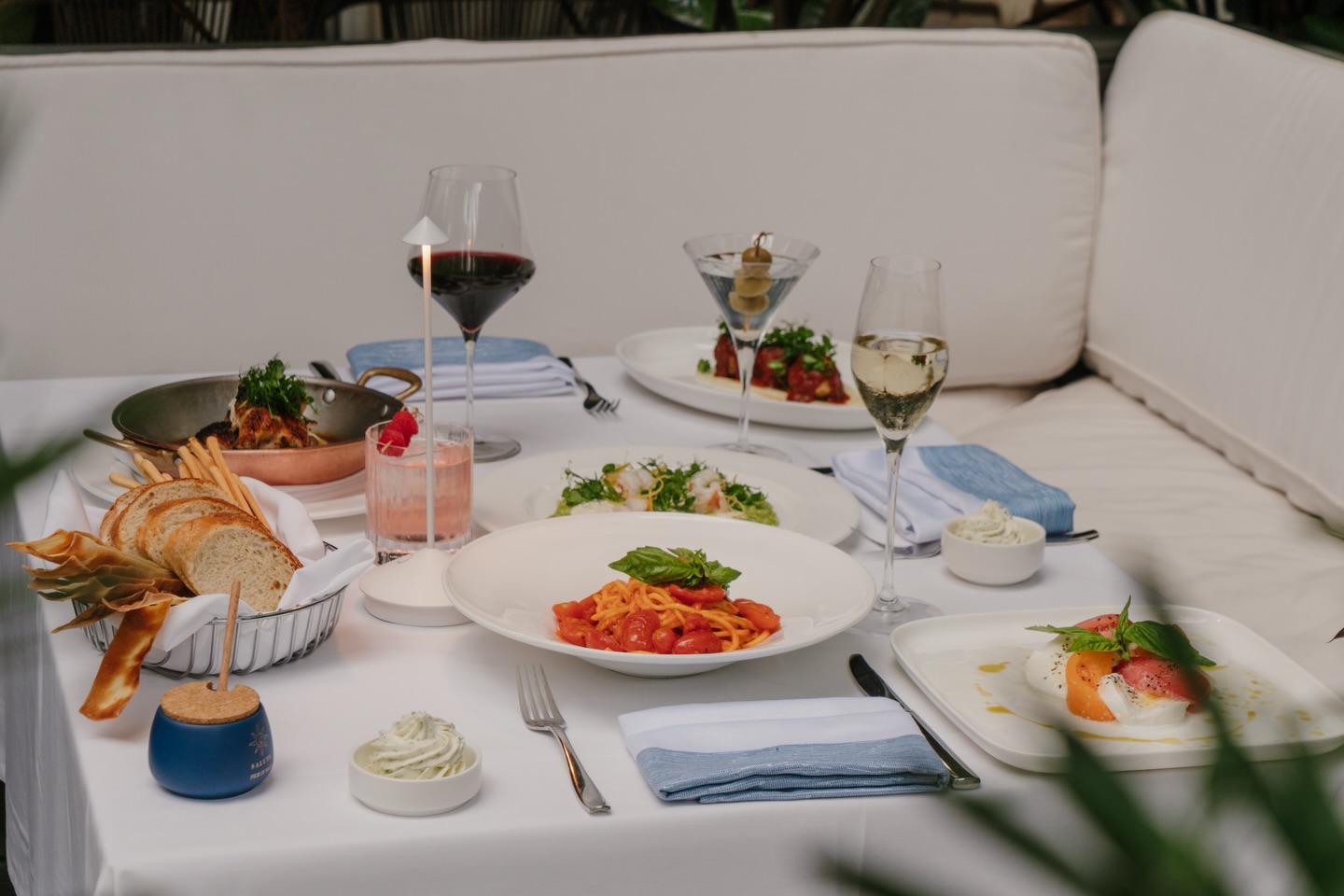 At Salute Ristorante, the table tells the story.
Italian flavors, thoughtful details, and an elegance meant to be savored slowly.
•••
#saluteristorante #palmbeach #italianelegance #finedining #palmbeachisland