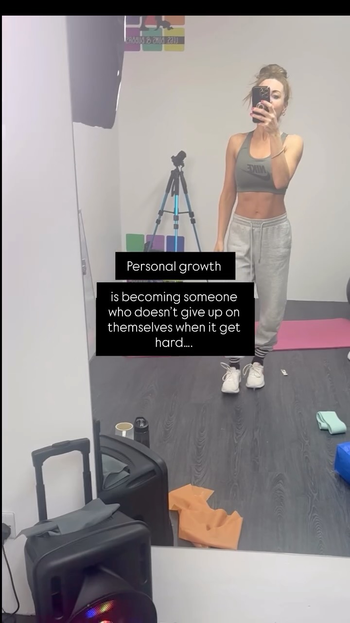 Keep watching… we can lose ourselves when we have children 🫶
But don’t give up on yourself 🙏
Personal growth + change…
is becoming someone who doesn’t give up on themselves when it gets hard 🤍
It’s part of the journey.
Progress is continuing your journey, despite what life throws at you (and it throws a LOT) This is how you get there in the end.
It doesn’t have to look perfect - for us mums it can’t be 🤦♀️ Do your best and whatever you do, keep trying!
Don’t give up on you 💞🙏
Let’s make this month happen 🙌
#mummotivation #motherhoodjourney #fitnessformums #katesmumfitclub #legsbumsandbubbas