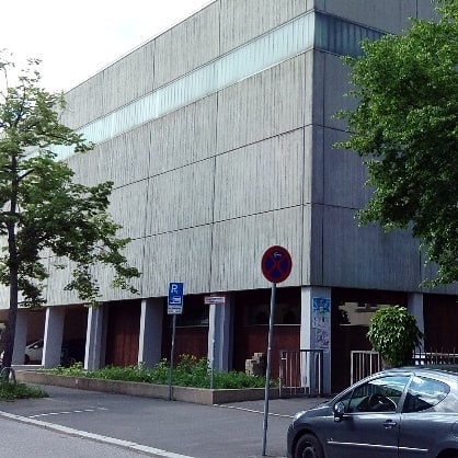 Hier trainieren wir, auf bis zu 9 Feldern🥰🏸
Die Halle ist in der Heusingerstraße 2, 35039 Marburg
#badminton🏸 #marburg