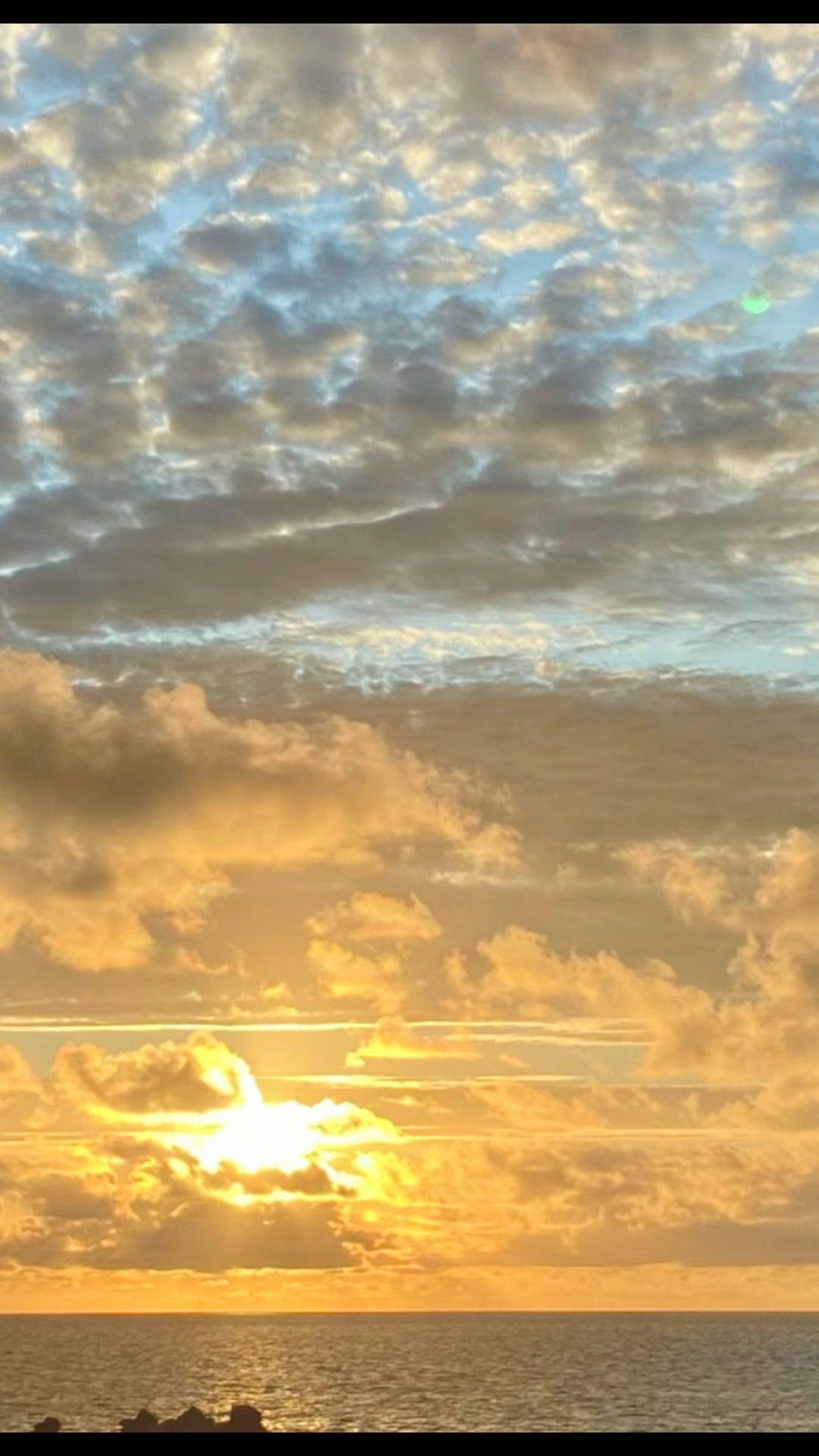 Winter skies, summer dreams…longing for the warm, endless summer nights by the ocean.
#OceanViews #CoastalVibes #WinterBreak #OceanEscape #WaitingForSummer #ByTheSea #BeachVibes #WavesAndSunsets #AchillesMoments #LetsSunset