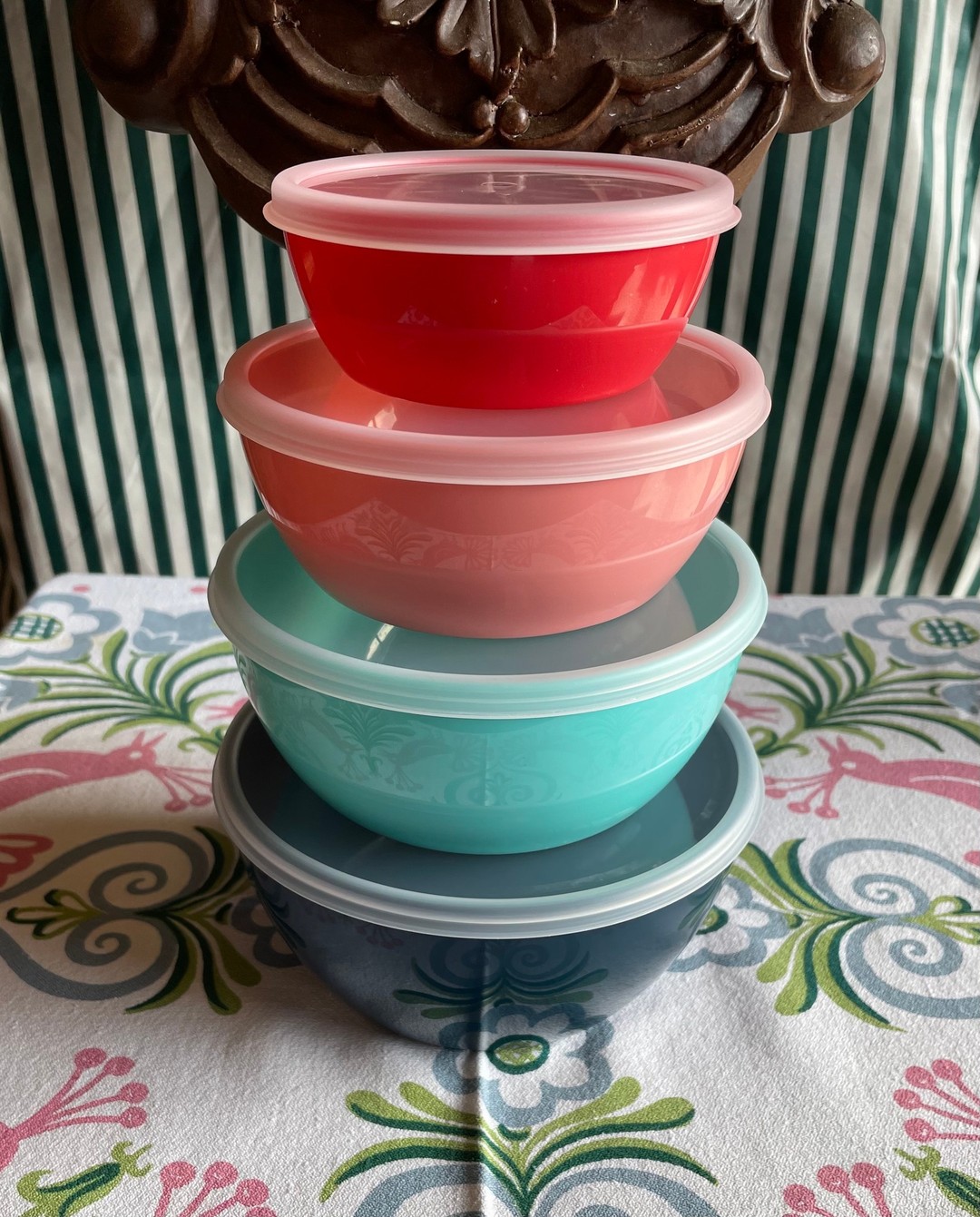 Having beautiful things to use in the kitchen makes a chore more cheerful! All bowls are 25% off this week. In store only!
#shoplocal #ShopSmall #kitchenware #southportindiana #indianapolis #garfieldparkindy #bowls