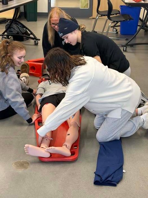 Applying academic work with hands-on training makes all the difference!
Great things happening at Biddeford Regional Technical Center and across #MaineCTE!
#FutureBuilding #LearningWithPeers