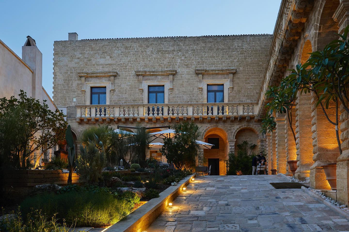 Excitement in the Air! 🌟💫 When Castello di Ugento opens its Doors each season, the team at Salento’s prime destination is excited to Welcome back returning guests and Welcome new ones as each person coming to stay with us leaves their energy and imprint in one of the most historic 900 yrs old living monuments in Puglia. Bentornati e Benvenuti! 💫🌟 We are here to offer you memorable moments while we help you enjoy and understand the beauty and history of our land…
#salento #puglia #apulia #weareinpuglia #designhotels #beautifuldestinations #luxurylifestyle #luxurytravel #boutiquehotels #exclusivehomes #italy🇮🇹 #culinaryexcellence #pugliaculinarycentre #castlehotels #iltemponuovoristorante