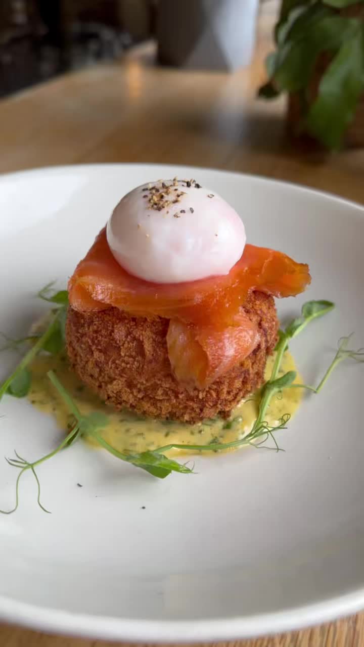 Our Weekend Special Starter —
✨ Smoked salmon fish cake royale
Topped with a perfectly poached egg (and yes… it does spill like that every time 🤤)
Available this weekend at Louie Brown’s — but only while it lasts!
📞 Book your table
🍽️ Come hungry
#LouieBrowns #WeekendSpecial #FoodThatSpeaksForItself