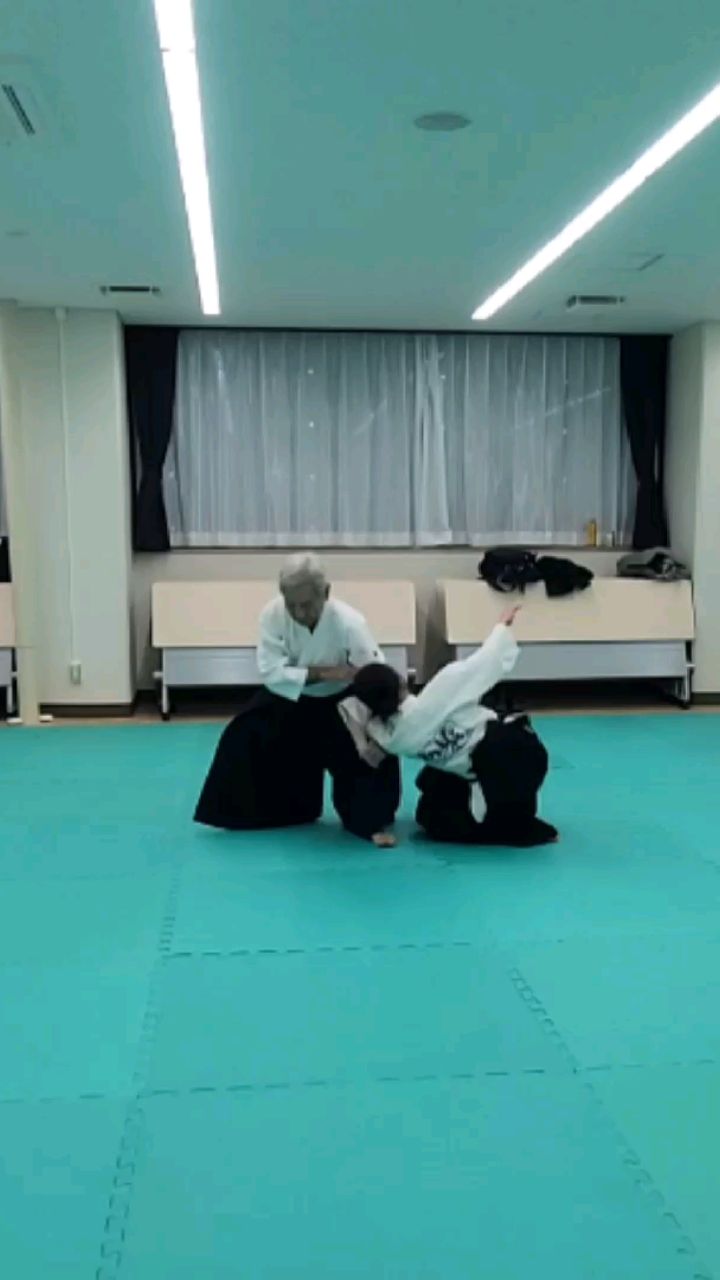 五反野道場土曜日教室
初級クラス
18時30分~19時30分
足立区中央本町地域学習センター
新規会員募集中です!
#足立区合気道
#合気道
#合気会
#aikido
#aikikai