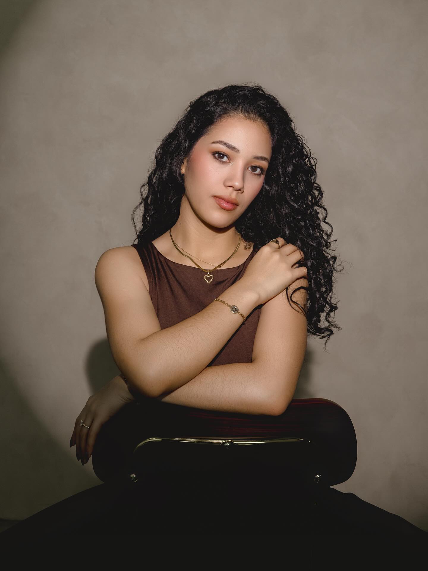 Las sesiones personales son nuestras FAVORITAS 😍🔥
Todas las mujeres tenemos que hacernos una sesión de fotos al menos 1 vez en la vida, te juro que te hace sentir poderosa, bella, empoderada 😮💨😍
Si queres vivir esta experiencia estamos listas para servirte 🤩🙌🏻📸🇭🇳
Toda la Info de nuestros paquetes y fechas disponibles están en el link del perfil 🫶🏻