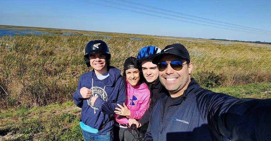 We are FAMILY ✨
Just wanted to drop some positivity on this fine Monday from Derek & Fam! Always working hard & cycling together!
TELL US: How was your weekend?? Comment below!