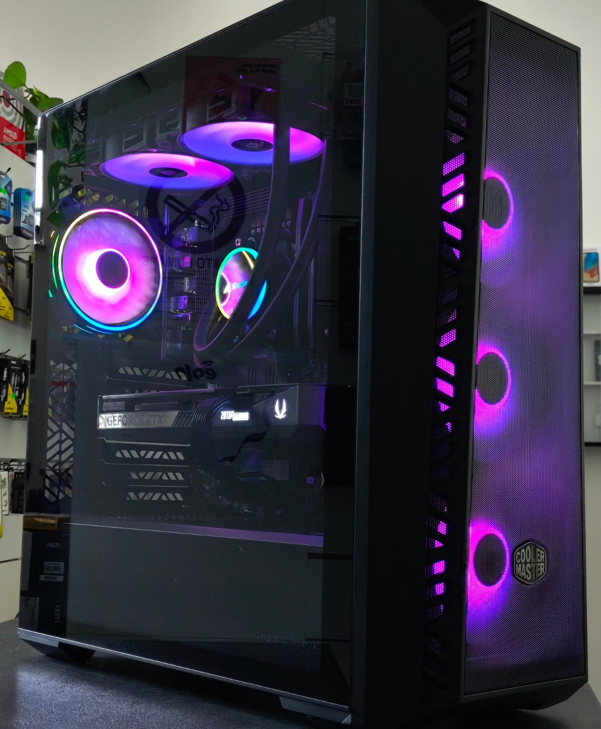 Upgrade potente 🫠
Rtx 3070 ti ➡️ RTX 5070 ti
32 GB ➡️ 64GB Corsair DDR5
Alime.750w ➡️ 1000w platinum Sharkoon modulare
Case itekevo ➡️ Cooler Master MB520 Mesh