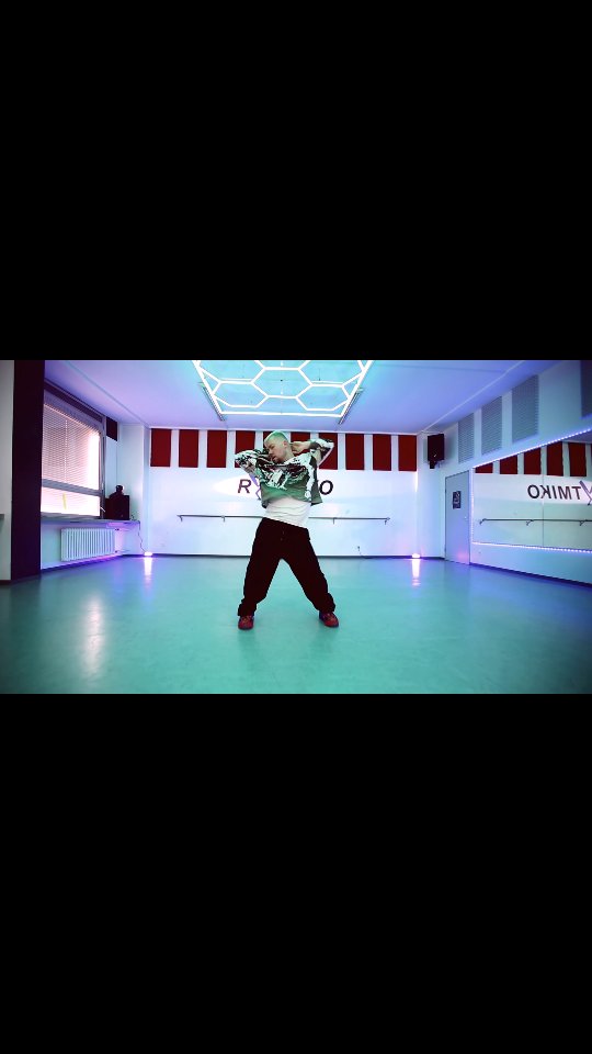 Thank you all for your energy, commitment, and great atmosphere during the workshop.
Special thanks go to our guest lecturer @rudismit for his inspiring work and great choreography. We can't wait to see you all again—your videos are coming soon.
~~~~~~~~~~~~~
#rudismitchoreography #danceworkshops #stuttgart #rytmiko #dancingunited