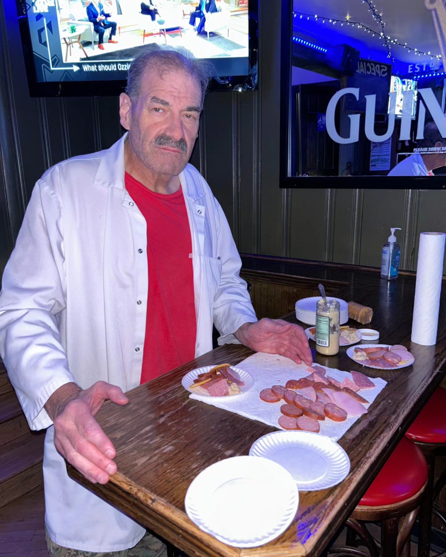 The legendary Traveling Sausage Salesman of Chicago graced us with his presence tonight at @claddaghringpubchicago
Joe Perl, better known as "G.I. Joe", dropped by to offer samples of salami, sausage, and his famous "bite me harder" horseradish.
He's been serving up complimentary meat platters in local bars for over 50 years. He's still going strong and doesn't plan on stopping anytime soon. If you would like to support this local legend and Army vet, all you gotta do is contact the "Sausage Emergency Number" on his menu and he'll be there with your favorites in a jiffy. 773-255-6327
