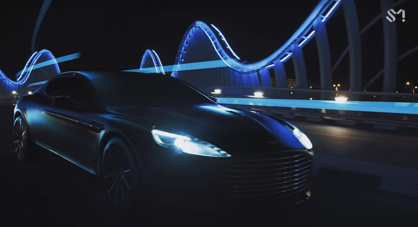 You gotta love the #meydanbridge
with an #astonmartin
The perks of production: coolness
#filmdubai #dubai #meydan #production #musicvideo #primeproductionsamg