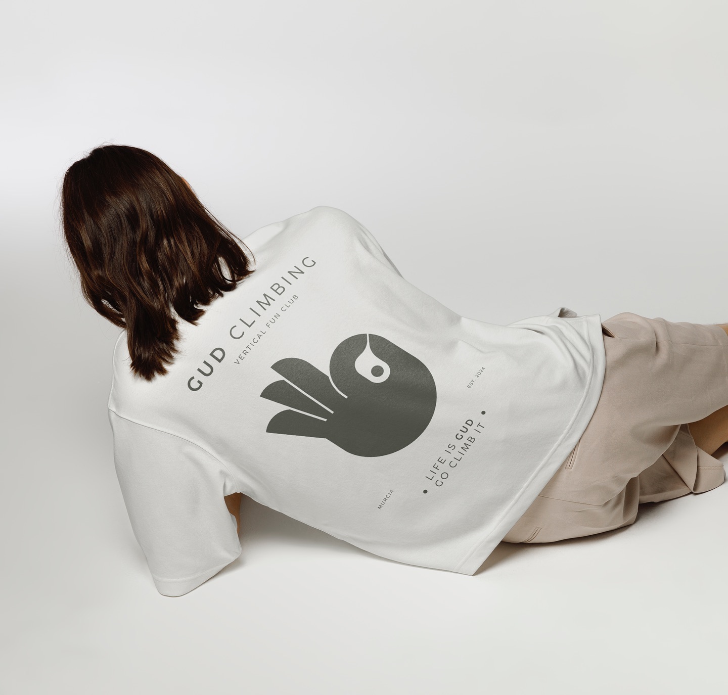 T-shirt design for @gud_climbing as part of their pre-opening campaign 🤍
I’ll be sharing more about the brand identity I’ve designed for this awesome new wall-climbing center that’s opening very soon!
Mockup by @bendito.mockup 🙏🏼
#tshirtdesign #branddesign #brandidentity #freshdesignseveryday