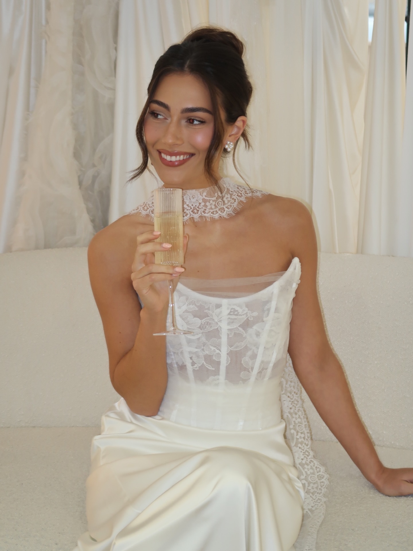 A glimpse of today at @lvbridalstudio with the stunning Felicity ✨
Makeup @laurawellsmakeup
Hair @hairbytosetti
Dresses @lvbridalstudio
Model @felicity5rose
We can’t wait to share more of today with you 🤍