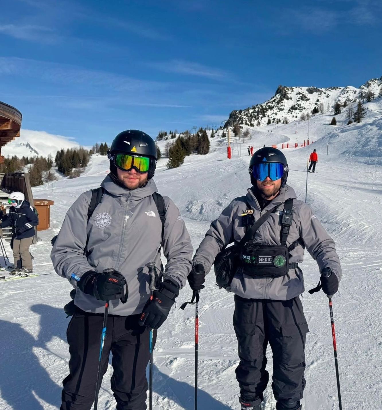 ❌ No road access
❌ No skidoo
❌ No lifts
So we ski in 🎿
When mountain event locations can’t be reached by vehicles or lifts, our teams deploy the only way possible, on skis. Fully equipped, medically trained and operationally ready, we support our clients at all alpine locations, ensuring safety, welfare and continuity of operations where access is limited and conditions change fast.
If the event’s on the mountain, we’ll get there.
#mountainoperations #resortsupport #eamehill #thegreys internationaloperatio