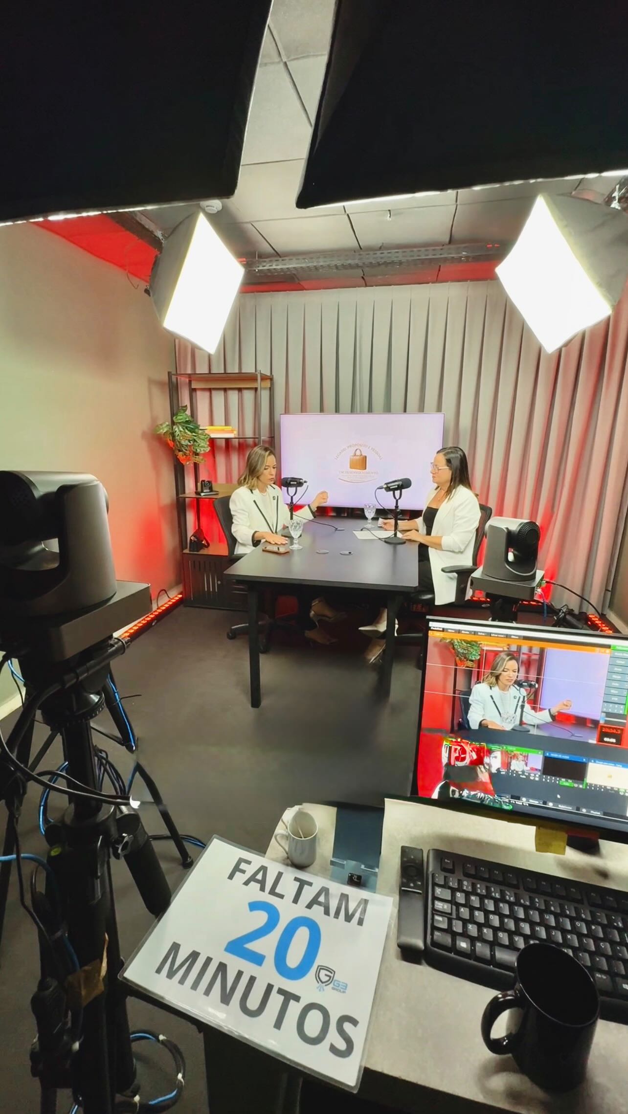 Você sabe o que faz a Assessora de Imprensa?
Em entrevista ao @podniveasales, nossa CEO, a jornalista Luana Nunes, traduziu perfeitamente o que nós fazemos diariamente nos quatro cantos do Nordeste.
Aumenta o som e depois me conta: sua marca já está sendo vista como deveria?
#assessoriadeimprensa #algomais #jornalismo #comunicacao #mediatraining