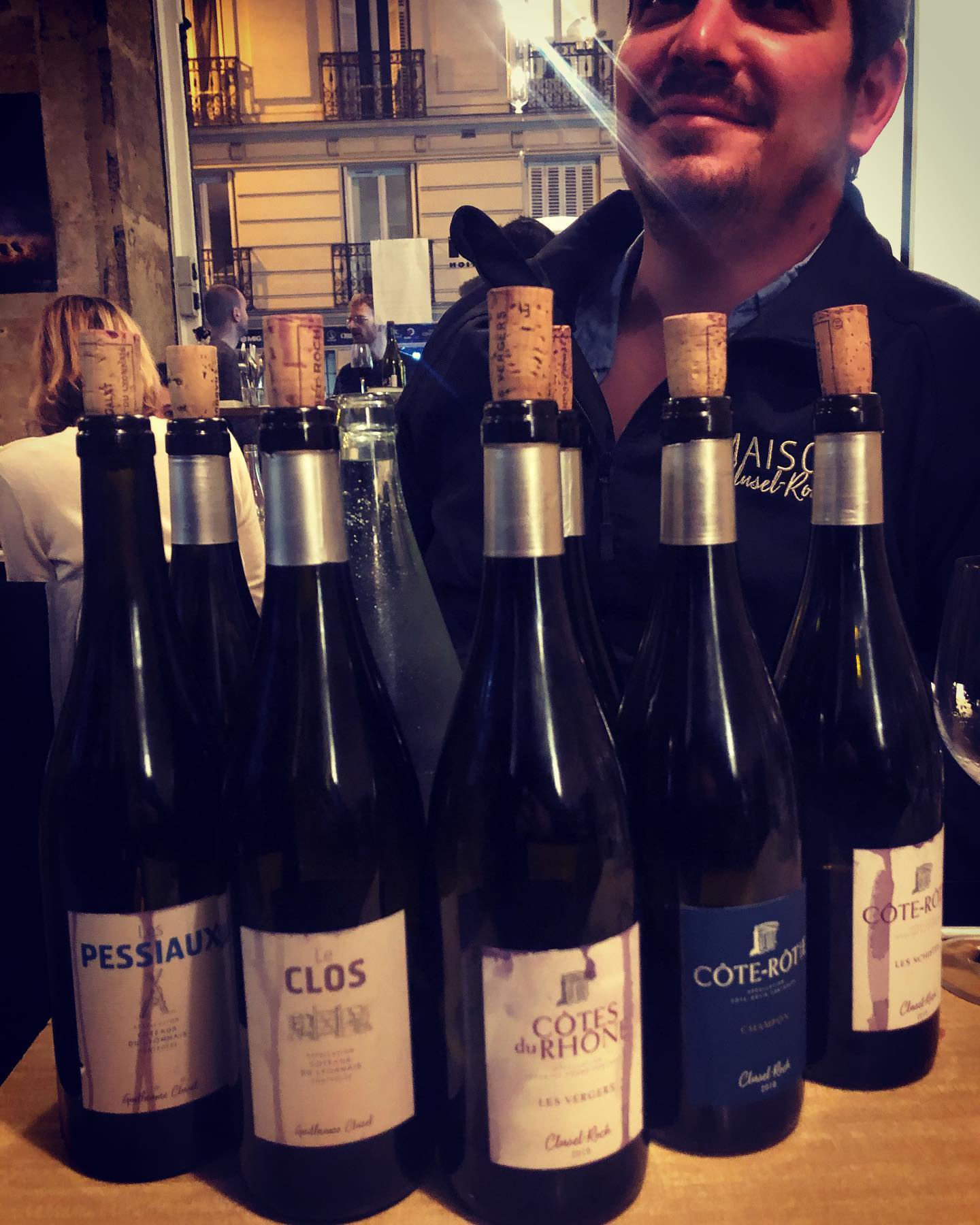 Dégustation automnale avec @guillaumeclusel @maisoncluselroch avec quelques nouveautés. Le clos, gamay sur granit gris qui file vers le beaujolais, un côte du Rhône “les vergers” 2019 💥❤️qui tient plus du rôtie. Enfin Champon qui s’insère entre la Vialliere et les Grandes places !⭐️