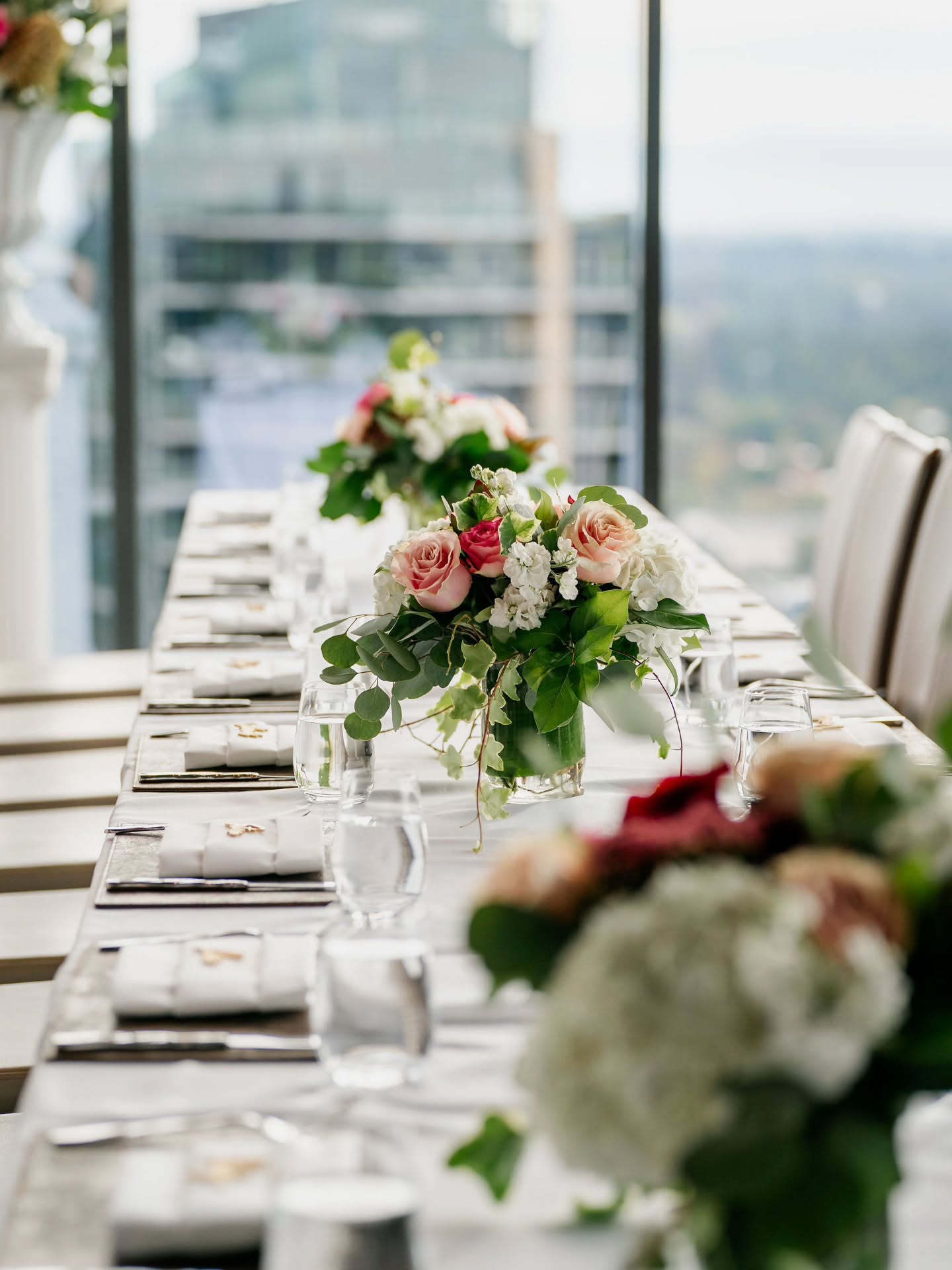 A beautiful tea ceremony framed in glass and sky.
#ascendbellevue #seattleweddingphotographer #bellevueweddingphotographer #woodinvilleweddingphotographer #washingtonweddingphotographer