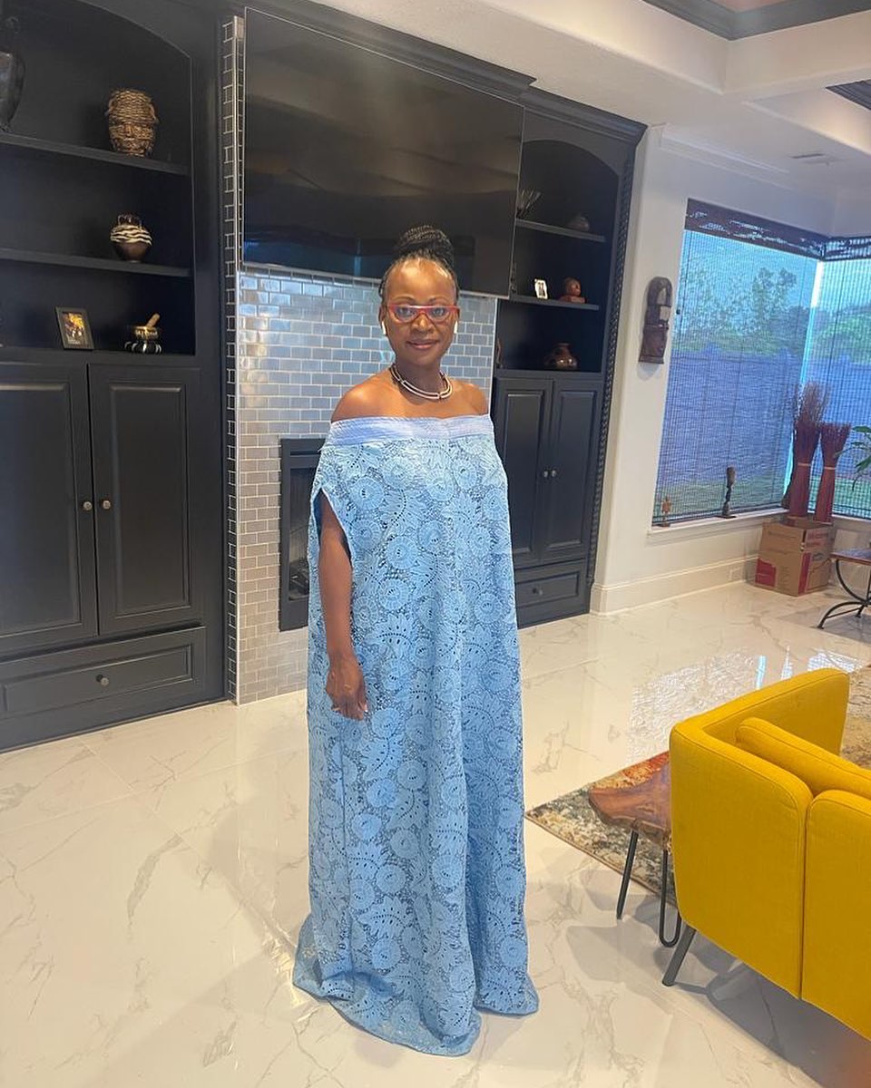 Lace dress … comes in baby blue, peach, pink or black … Special order Dm me to order ..
#afrocentricdresses #nigerianfashionista #comfortablefashion #orinality