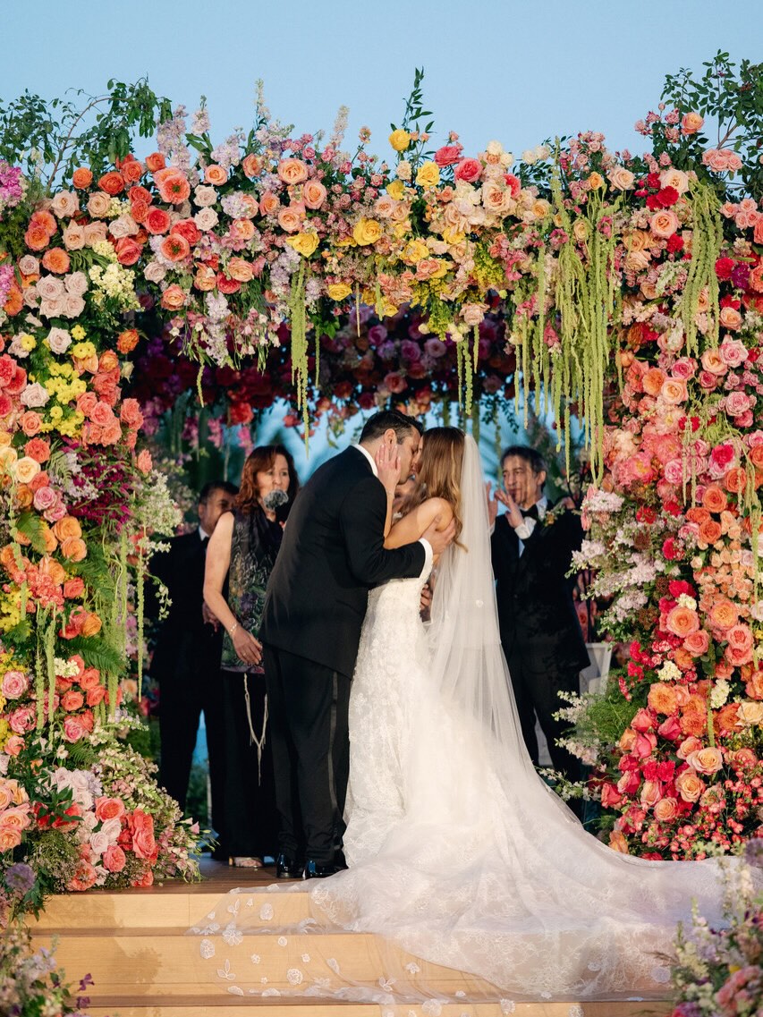 Emily & Rohan - 2.8.25: Bold blooms, bamboo textures, and pink hues—wrapped in velvet luxury. Celebrating one year of love, styled to perfection. 🌺
•
•
•
•Venue: Miami Beach Edition
•Photography: @massonliangphoto
•Design & Floral: @inesnaftalistudio
•Rentals: @nuagedesignsinc | @differentlookrentals
•Entertainment: @capturepod
•AV & Technology: @psidgroup
•Videography: @sendereyvideo
•Photo Booth: @capturepod
•Bridal Valet: @anvbridalvalet
•Decor: @magiccityballoons
•Bride’s Hair & Makeup: @ttbeautyhaus
#miamibeachwedding #luxuryweddings #luxurymiamiweddingplanner #luxuryweddingplanner