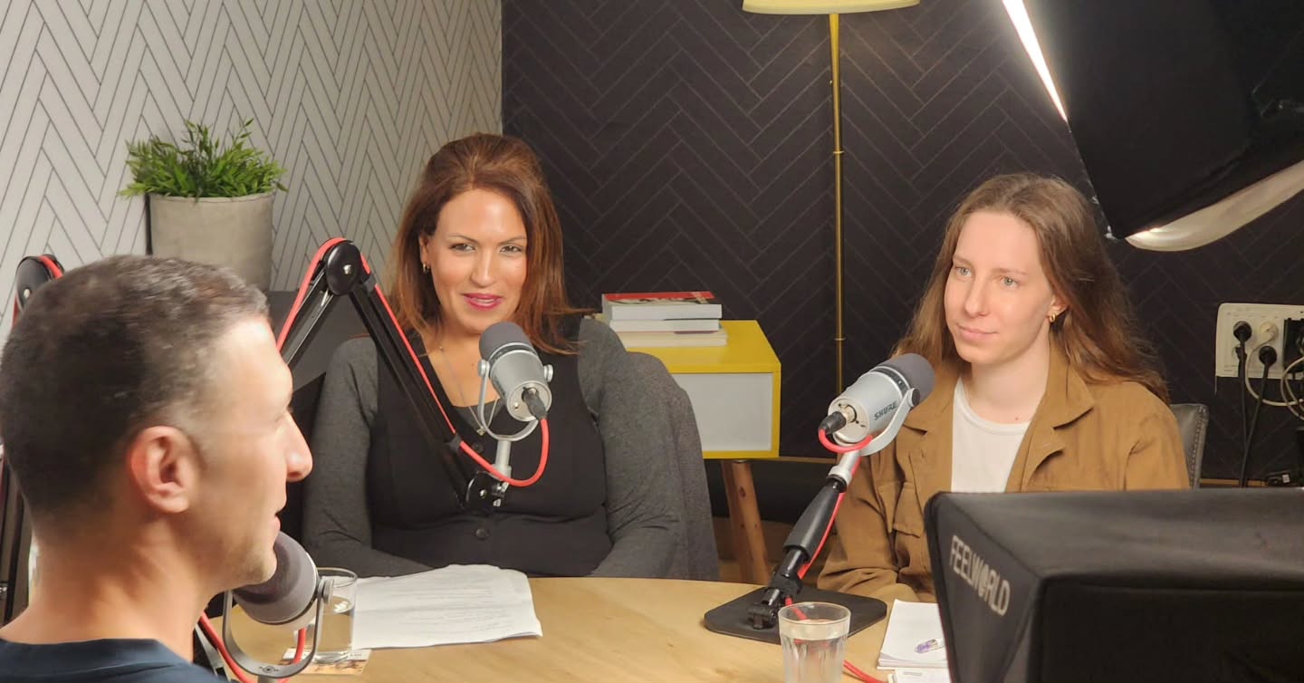 תודה רבה לתומר אביטל, שאירח את הילה ירושלמי, חוקרת שלטון מקומי בתנועה ואת אורית ברנט, יו״ר ועד בבאר שבע, והם שוחחו על איך התארגנות מקומית מהווה גשר בין התושבים לרשות המקומית.
ועד בונה מנהיגות, מחזק אמון, ומוכיח שדמוקרטיה אמיתית מתחילה מלמטה ויכולה להשפיע על הפוליטיקה הארצית.
https://www.youtube.com/watch?v=fYIBbd2Gpdo
בתגובות קישורים להקשבה בספוטיפיי ובאפל