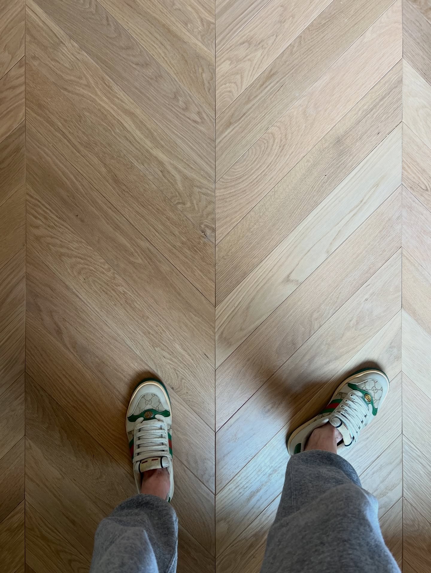 Chevron floors—timeless, tailored, and steeped in history. Originating in 16th-century France, this iconic pattern first appeared in the grand châteaus of the French aristocracy, most notably at the Palace of Versailles. Designed with precision-cut planks meeting in a perfect point, chevron became a symbol of craftsmanship, elegance, and enduring style. #ChevronFloors #TimelessDesign #FrenchInspired #VersaillesStyle #GrafCustomHardwood