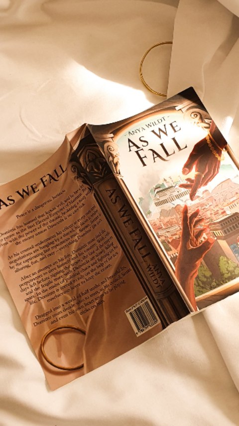 There's truly no feeling like this!
#authorsofinstagram #writingcommunity #bookstagram