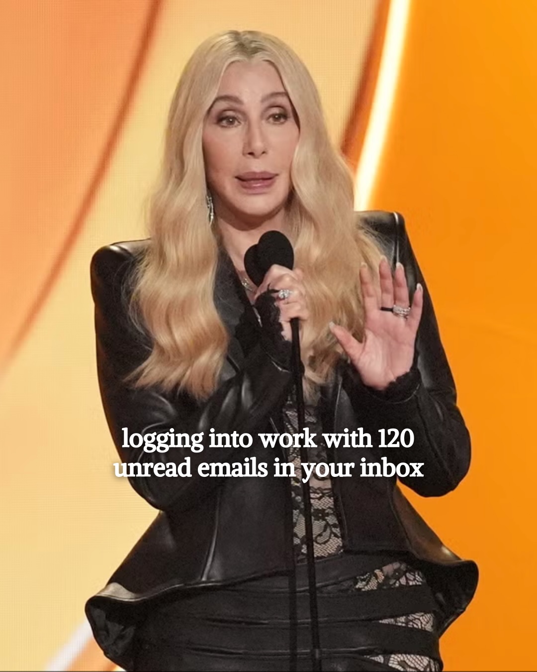 It’s that time of year again ….
Because nothing says entertainment like awkward moments + award show memes 🏆
📸: @voguemagazine
📸 @billboard
📸 @vanityfair