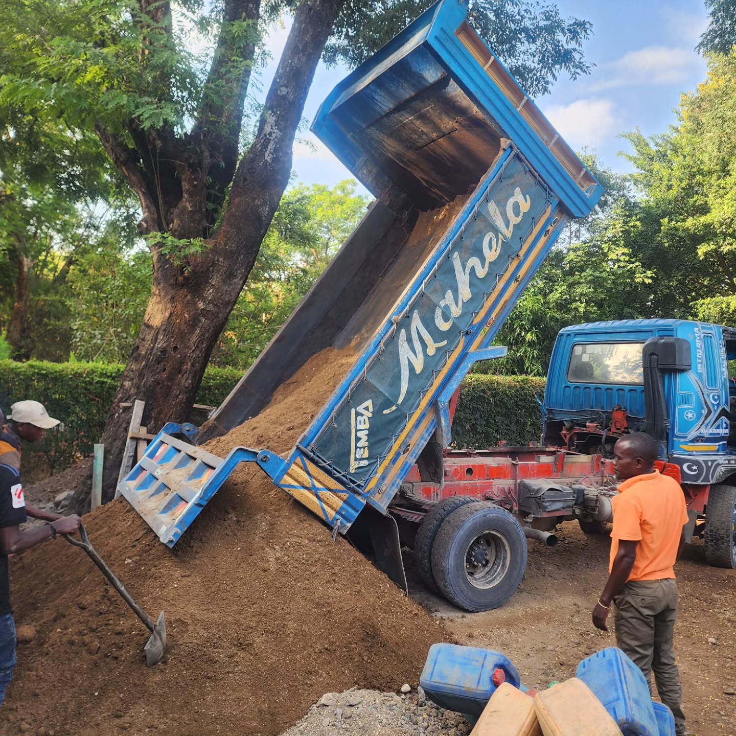 Progress is happening! Both cement slabs are complete✔️
Stay tuned for what’s next