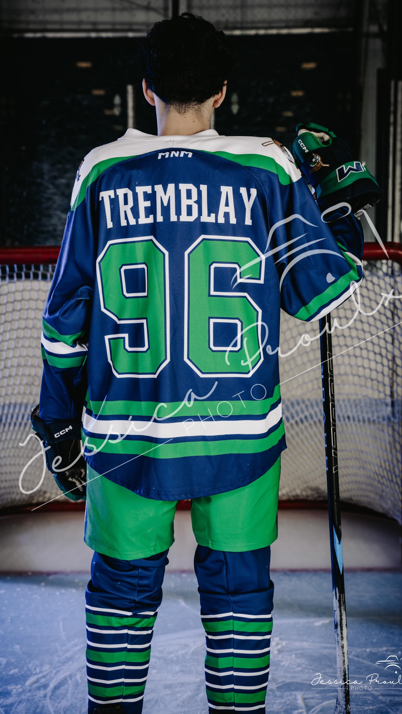 Montage du studio sur la glace 🩵🥅
#studio #hockey #teams #hockeymom #photoshoot
@ricky_lovato @jessicaproulxx
