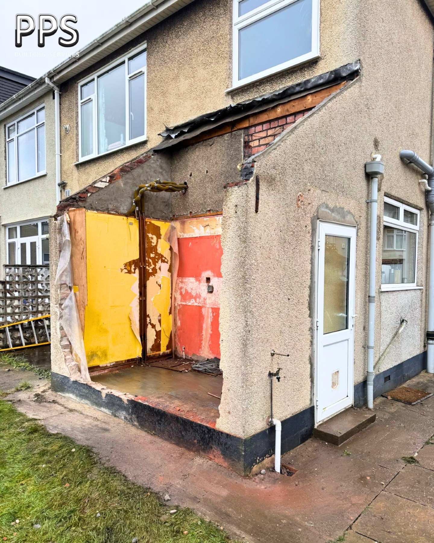▫NEW•PROJECT▫
▪️We've just started another new project in Knowle📍where we will be carrying out a single storey extension and internal works. Swipe to see the plans for this project ✍️➡️
▫We've already started with the demolition of the existing property and are off to a flying start. The difference this will make to our client's home day to day will be huge and the extra space they are gaining will not only transform how they live but also create additional storage and living space too! Stay tuned for the updates on this one 💥
▪️Contact us via DM or either ways below to see how we can get you started with a FREE quote ⤵!
📲 - 07881238319
📩 - info@ppsbuildingservices.co.uk
.
.
.
#property #renovation #renovate #builder #housedesign #newproject #extensions #bristol #yate #patchway #constructioncompany #federationofmasterbuilders #dreamhome #conversions #buildersofinstagram #structuralsteelwork #fyp #buildingproject #refurbishments #buildersnearme #demoday #trades #tradesmen #hardhatheroes #homerestructure #newbuild #highqualitybuild