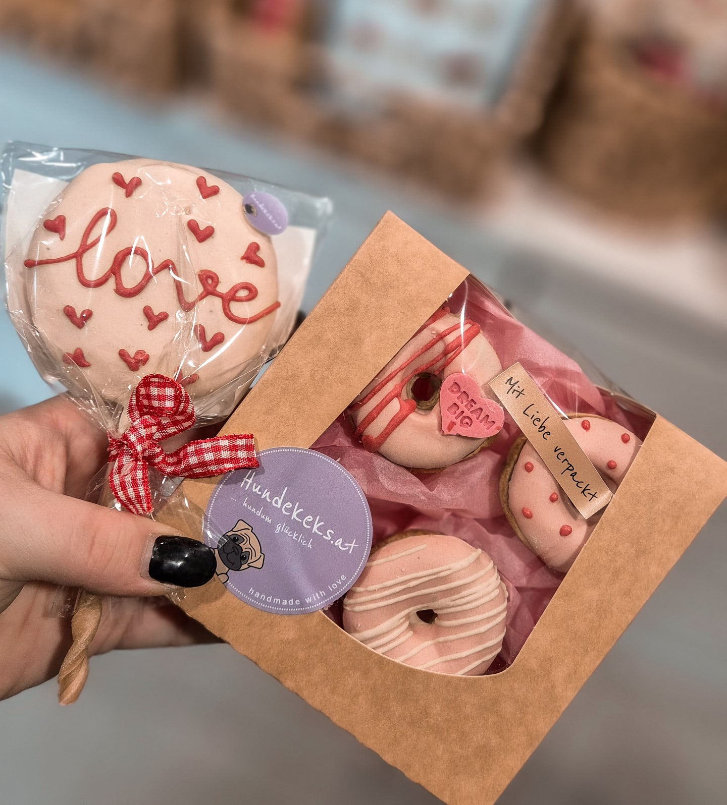 New in ❤️🩷 ab sofort bei uns verfügbar 😍 @hundekeks.at