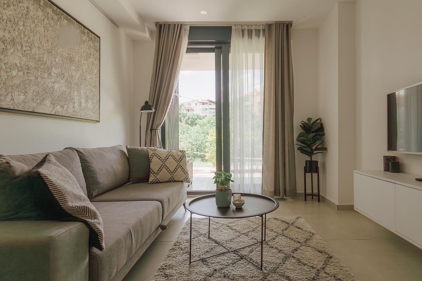 Exciting Giveaway Alert! 🌟 Win a FREE one-night stay for TWO at our luxurious Boutique Apartment in Mostar this October! 🍂🏨
Here's how to enter:
Follow @boutiqueapartmentmostar
Comment below and tell us why YOU deserve this amazing getaway! 🥰
Imagine enjoying the crisp autumn vibes and exploring the charming streets of Mostar with your favorite person. 🍁🍃 Don't miss this chance to create unforgettable memories!
Hurry, the contest ends on August 30th, and we'll announce the lucky winner shortly after! 🎉 Get ready to experience luxury, comfort, and hospitality like never before. Good luck to all participants! 🍀✨ #BoutiqueApartmentGetaway #FallEscape #MostarAdventures #ContestAlert