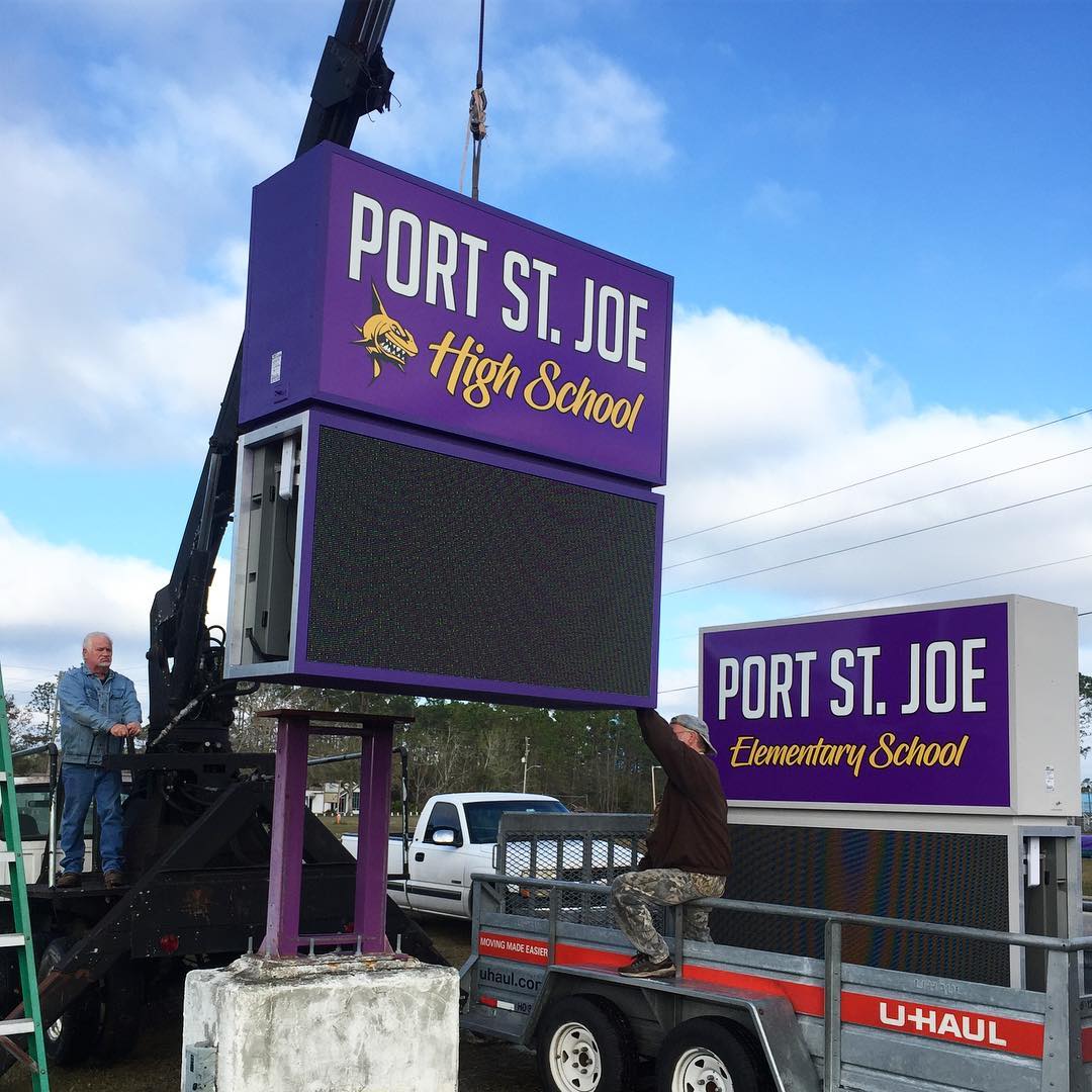 Two Signs going up this morning!One for Port St. Joe High School and One for the Elementary School. GoBrightLEDs.com is a one stop shop for LED Scoreboards and Message Centers for Schools & Churches from Nashville to Miami. Give us a call at +(352) 403-8116 or email info@gobrightleds.com