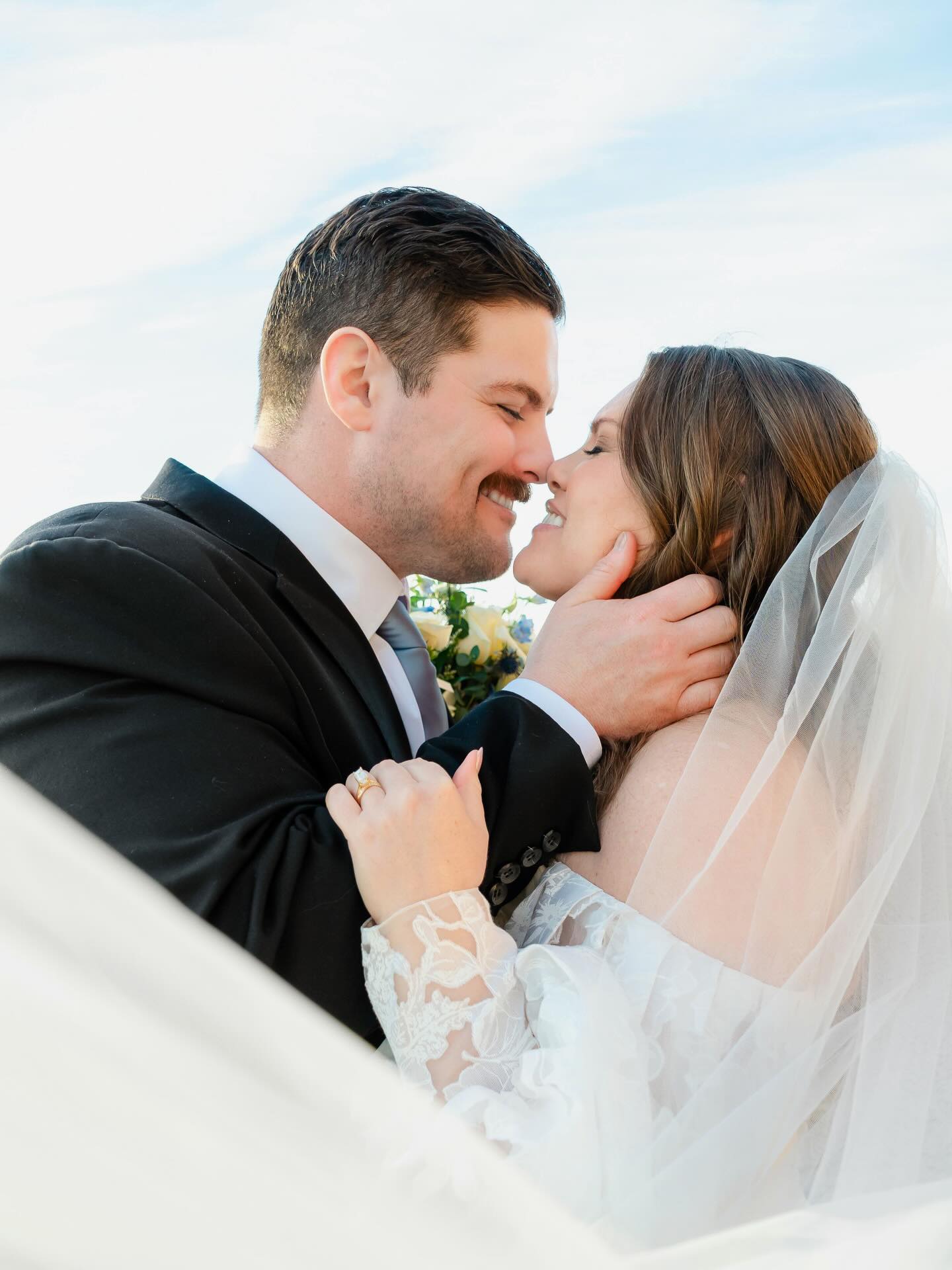 Same love, new last name🤍✨🌙
#starrynighteventsrva #starrynighteventsplanner #starrynighteventsrvaflowers #weloveourcouples #starrynighteventsrvacouples
Planning & Florals | @starrynighteventsrva @tanya_m_cornwell
Photography | @amkay_photography
Venue | @estateatriverrun
Catering | @cater2events
Rentals | @rentequipva
DJ | @djfrankierva
Beauty | @amandaperry.hair.airbrush
Couple | @madison_norvell @brysonvasey