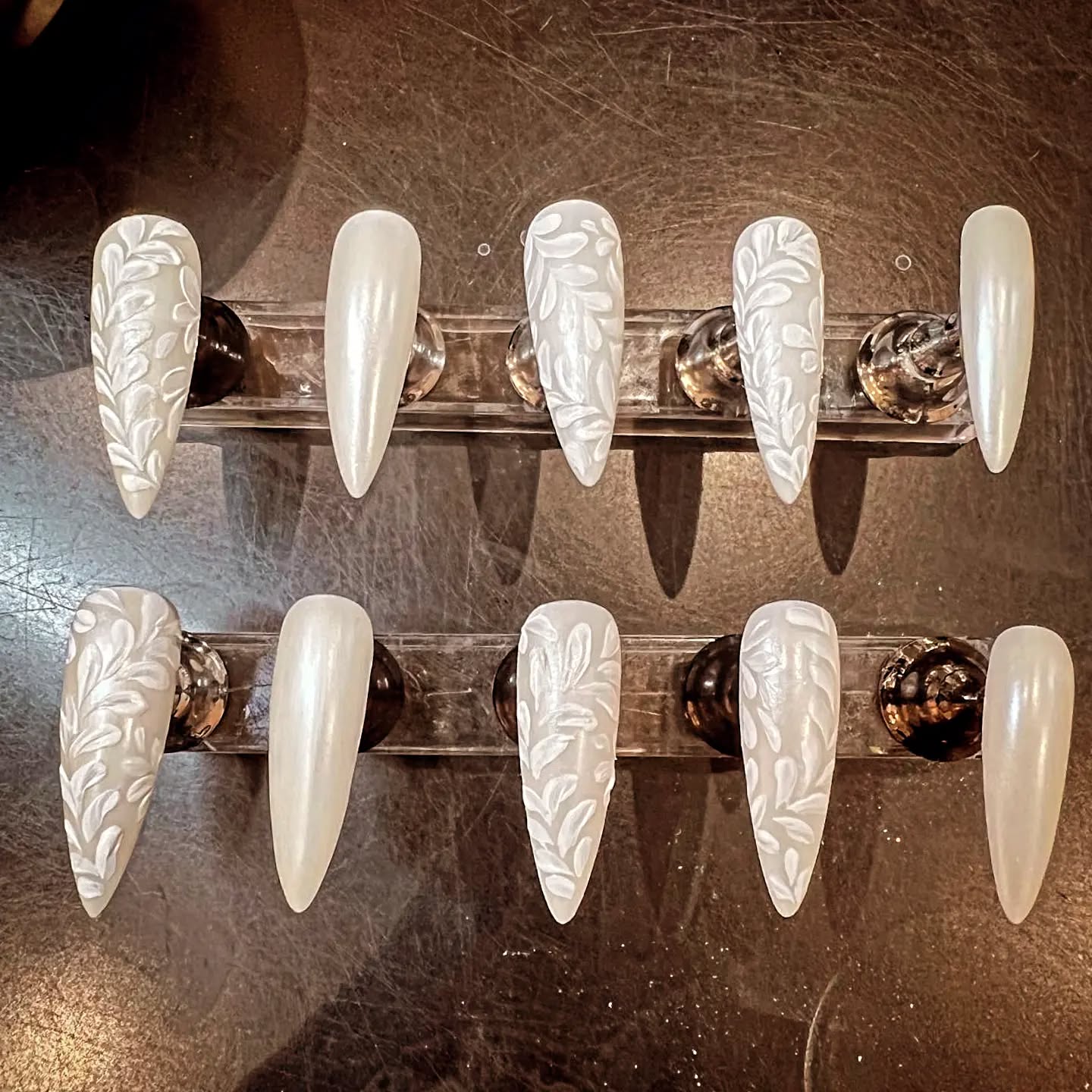 Amazing work by @vyctoryav and team for the upcoming shoot @theartofnailsnz 🤙🤙
#nailart
#naildesign