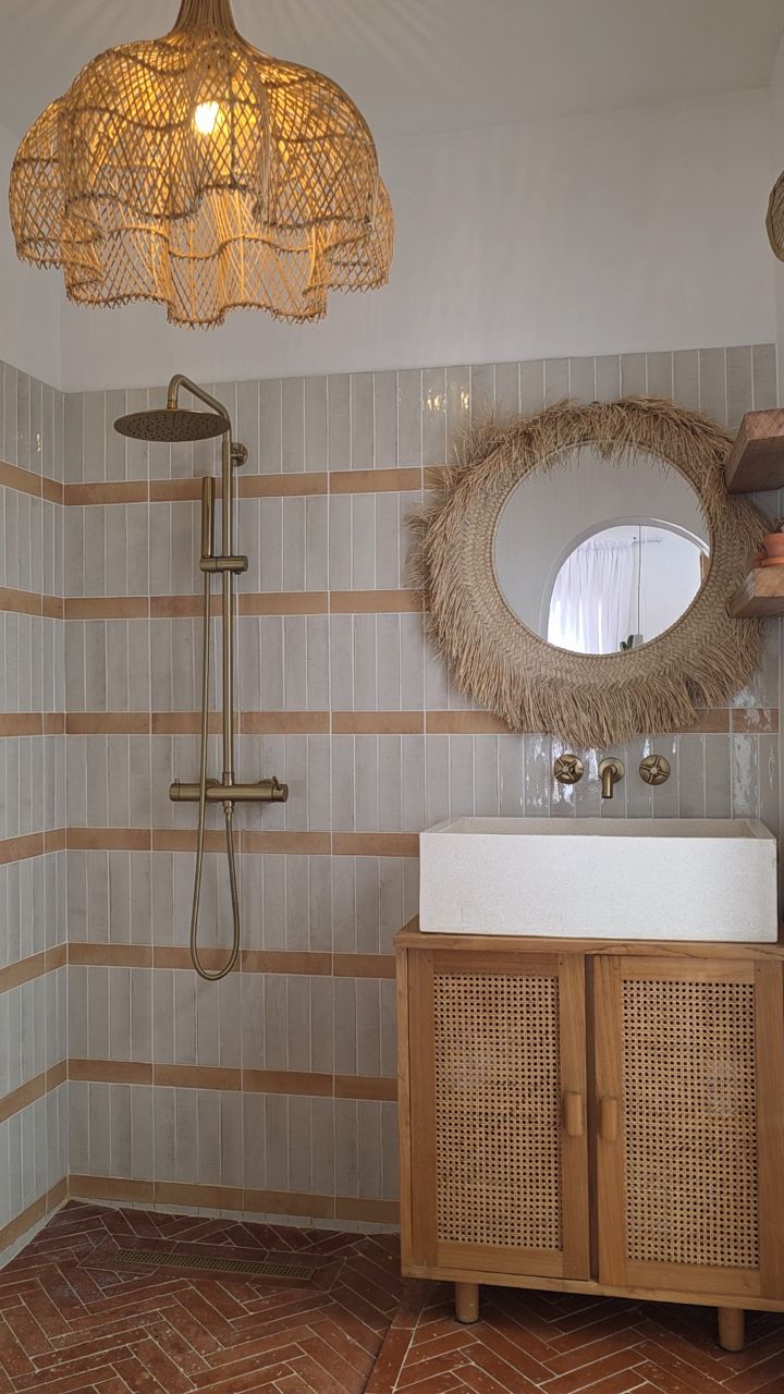 Pre-order our terrazzo or river stone bathtubs, basins and mirrors, and we’ll include them in our next container, arriving April / May 2026.
www.eightdegreessouth.com
meg@eightdegreessouth.com
WhatsApp +27 66 164 2564
#bathroomdesign #bathtub #basin #bathroommirror #terrazzo