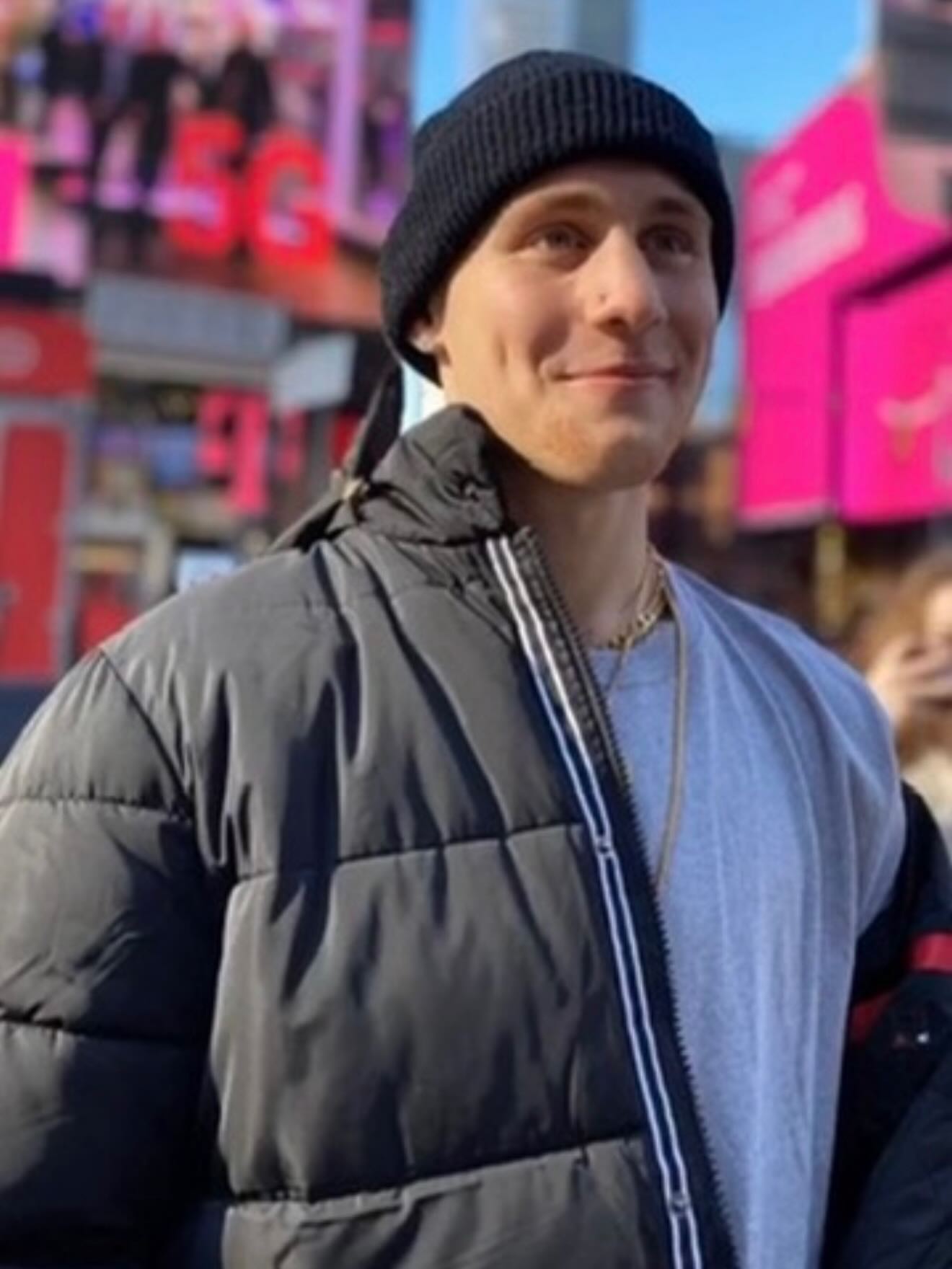 I feel like we all just needed a dose of Sam’s smile today❤️🩹 We usually look thru these photos all the time silently but wanted to get Sam’s face out there today! We miss you big time. Grief is hard and beautiful and exhausting and lonely. SCF is here if you need any support. No one is supposed to walk through this alone. Sending big hugs
xoxo
Chase Family
#grief #siblingloss