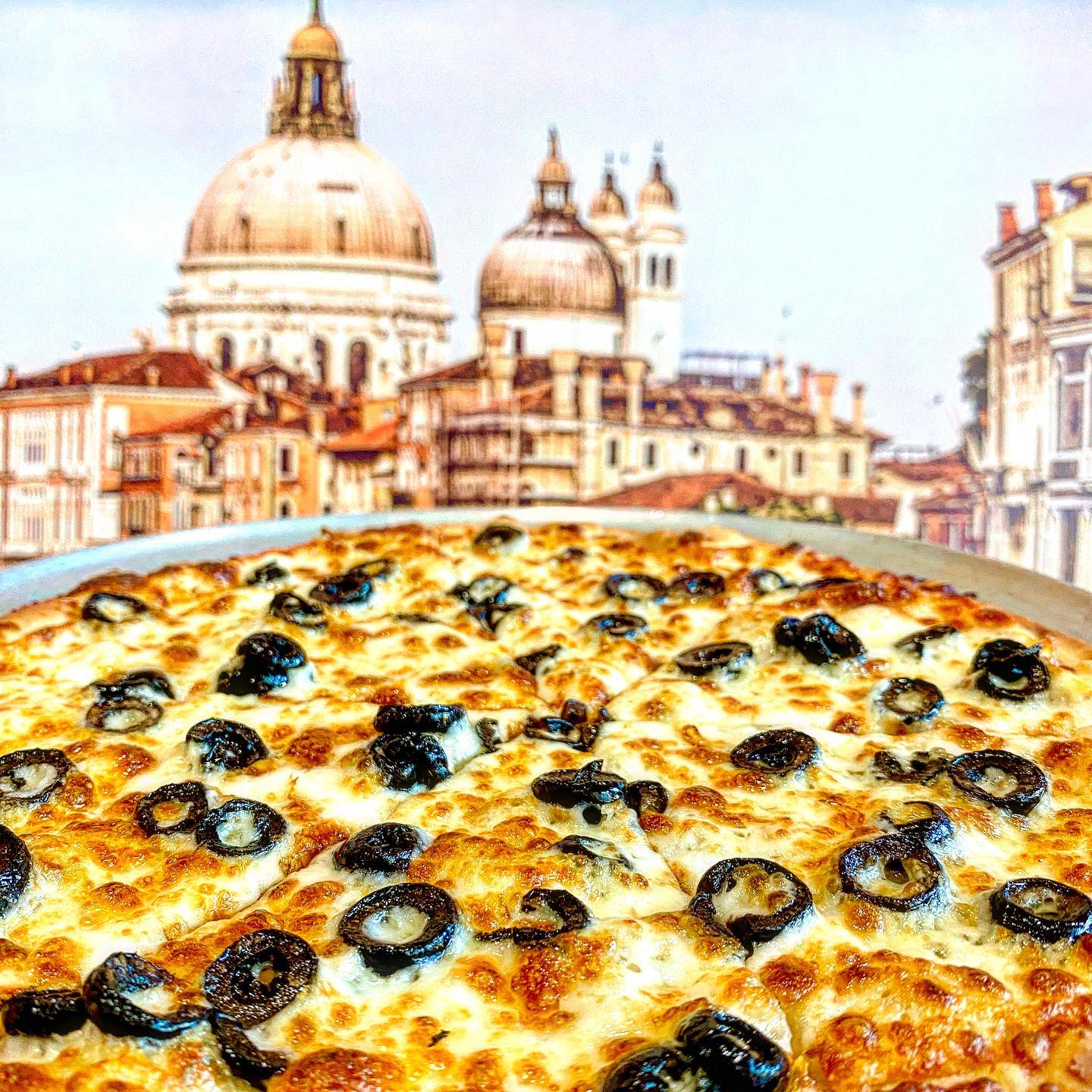 Simple day - simple pizza 🍕 #jpspizzaandgrill #jpspizza #pizza #wilmette #italianpizza #pizzeria #italianrestaurant #northshore #pizzaoftheday