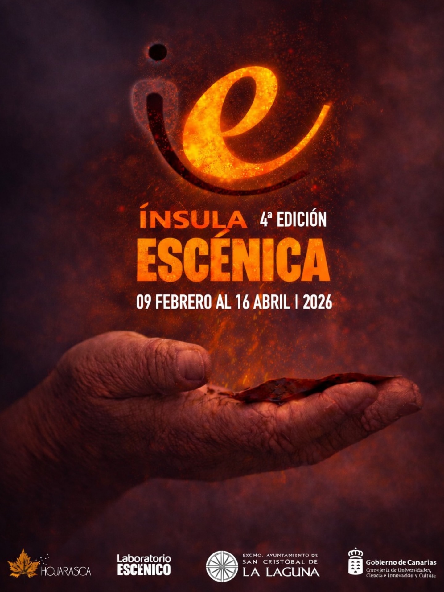 IV EDICIÓN DE ÍNSULA ESCÉNICA 🎭
Ínsula Escénica vuelve al municipio de San Cristóbal de La Laguna, y se celebrará del 9 de febrero al 16 de abril de 2026 con el lema “Memorias que hablan”, una propuesta que conecta generaciones a través del teatro, la danza, la creación literaria y los procesos escénicos comunitarios 📖
Durante más de dos meses, el programa ofrecerá talleres, laboratorios teatrales, acciones comunitarias y muestras públicas gratuitas, dirigidas a toda la ciudadanía, con especial atención a jóvenes, personas mayores y colectivos con dificultades de acceso a la cultura 🫂
El programa se desarrollará en una red diversa de espacios del municipio, incluyendo centros educativos, centros de mayores, biblioteca pública, centros ciudadanos, el Teatro Leal, el Teatro Unión de Tejina y Casa Anchieta, favoreciendo así la descentralización cultural y el acceso universal a las artes escénicas 📍
La edición contará con la participación de profesionales de las artes escénicas (Carlos Pedrós, Juan Carlos Tacoronte, Paloma Hurtado y Oswaldo Bordón), la mediación cultural y la literatura, destacando en este sentido la presencia de la escritora Elsa López, Premio Canarias de Literatura en 2022, quien impartirá talleres y encuentros centrados en la memoria, la palabra y la creación desde la experiencia personal.
Ínsula Escénica apuesta por el arte como herramienta de encuentro, pensamiento crítico y cohesión social 🌏
🤝Colaboran:
@lalagunaayto
@lalagunacultura
@adrian.del.castillo
#ínsulaescénica #compañiahojarasca #laboratorioescénico