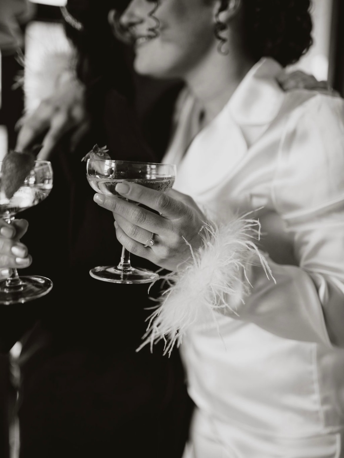 The big day starts with style and comfort! Pick fabrics that breathe and move with you, like satin, silk or breathable cotton. And if you're getting ready with your favorite people, coordinate your looks for an epic morning! 🖤
Photographer 1: @7ninephotography
Photographer 2: @lauracatephotography at @staybardo
Photographer 3: @bronstonphotography at @staybardo
Photographer 4: @threelinescreative
Photographer 5: @bronstonphotography
#savannahweddings #georgiawedding #weddingstyle #weddingtips #weddingphotography