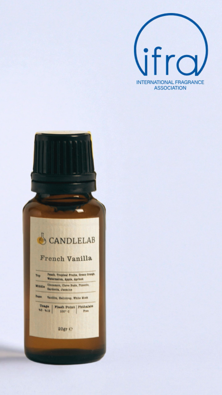 Yumuşak, sıcak ve tanıdık;
Candlelab French Vanilla.
Vanilya; tarçın, karanfil, tonka fasulyesi, hindistan cevizi ve pralinle derinleşiyor.
Beyaz çiçekler ve şeftaliyle dengeleniyor.
.
.
Soft, warm, and comforting; Candlelab’s French Vanilla.
Creamy vanilla layered with cinnamon, clove, tonka bean, coconut and praline.
Balanced with white florals, finished with peach and a fresh winter garden feel.
#candlelab
#frenchvanilla
#vanilya
#pralin
#gourmand
#kokulmum
#scentedcandle
#vanillascent
#homefragrance