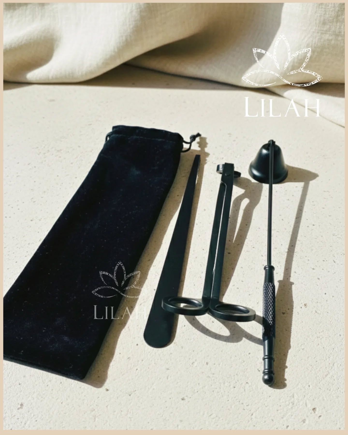 O toque que faltava no seu ritual com velas
Transforme cada momento com cuidado, elegância e perfumação impecável:
🖤 Aparador de pavio: mantém o corte perfeito para uma chama estável e sem fuligem
🖤 Abafador de pavio: apague sua vela sem fumaça e com mais segurança
🖤 Centralizador de pavio (pinça): garante queimar por igual até o final
🖤 Saquinho de veludo: organização e charme na hora de guardar
✨O cuidado faz toda a diferença, para velas que duram mais, queimam melhor e perfumam com ainda mais intensidade
🛍️ Garanta já no site! 🔗 www.lilahvelas.com
#lilahvelas #velasaromaticas #santanadeparnaíba #alphaville #baruerieregião