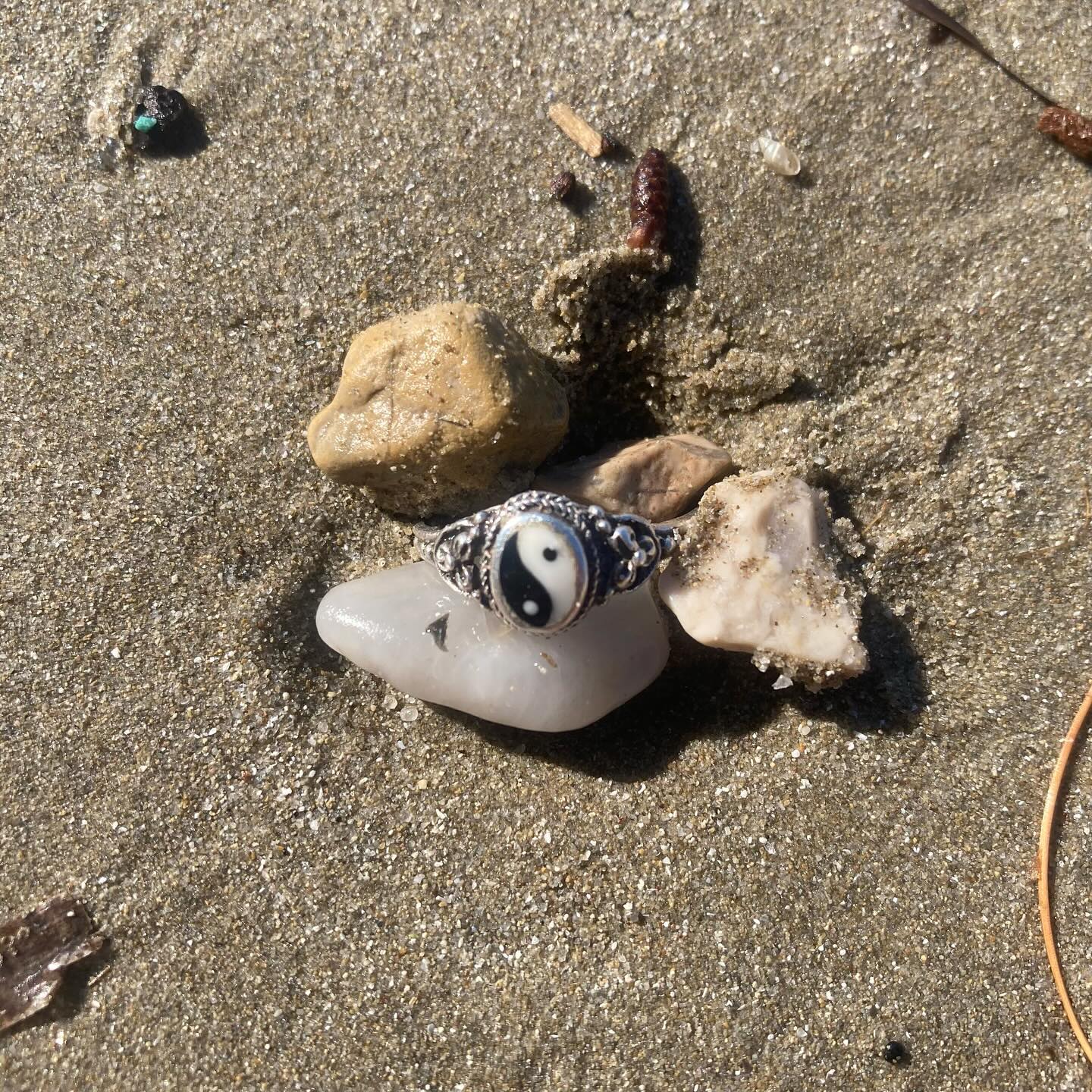 âŻïž The Yin to my Yang
I am sure you have seen or heard about the Yin-Yang symbol before. It speaks of duality: black and white, darkness and light, rest and action... as both sides of the same coin, one cannot exist without the other. In Feng Shui, we fully embrace contrast by playing with the Ying or Yang properties of our surroundings to balance the flow of energy.
I bought this ring when I was 13 years old (so 90s, I know!), long before I even knew Feng Shui was a thing. Funny how I remember the exact moment I purchased it, how I was immediately attracted to this symbol. It had a lot to teach me.
đ« How does this symbol resonate with you? Are you good at embodying both sides of the coin?
đ«đ· Le Ying de mon Yang
Je suis sĂ»re que vous avez dĂ©jĂ vu ou entendu parler du symbole du Yin et du Yang. Il nous parle de dualitĂ© : le noir et le blanc, lâobscuritĂ© et la lumiĂšre, le repos et lâaction... comme les 2 faces dâune mĂȘme piĂšce, lâun ne peut pas exister pas sans lâautre. Dans le Feng Shui, on accueille pleinement le contraste en jouant avec les propriĂ©tĂ©s Yin ou Yang de notre environement pour Ă©quilibrer la circulation des Ă©nergies.
Jâai achetĂ© cette bague quand jâavais 13 ans (je sais, tellement annĂ©es 90 !), bien longtemps avant de savoir que le Feng Shui existait. Câest drĂŽle, je me souviens du moment exact oĂč je lâai achetĂ©e, et Ă quel point ce symbole a tout de suite captĂ© mon attention. Il avait beaucoup Ă mâapprendre.
đ« Quâest-ce que ce symbole vous inspire ? Est-il facile pour vous dâincarner les 2 faces de la piĂšce ?
#yingyang #fengshuilifestyle #energyhealing #fengshuicharms #spiritual