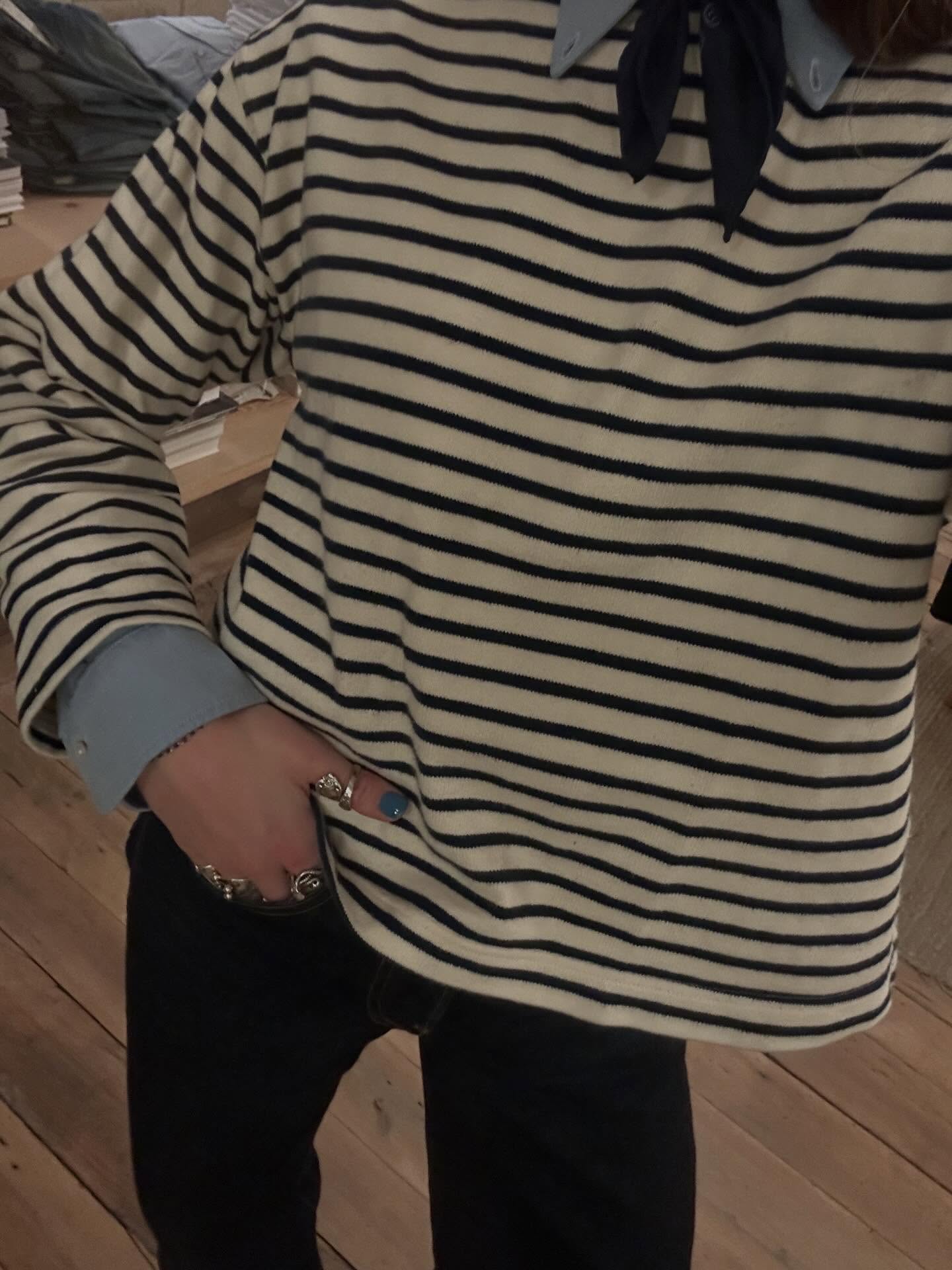 Some outfits to get you to the weekend :)
#buckmason #buckmasonwomens #style #fashionblogger #fashionablyabroad