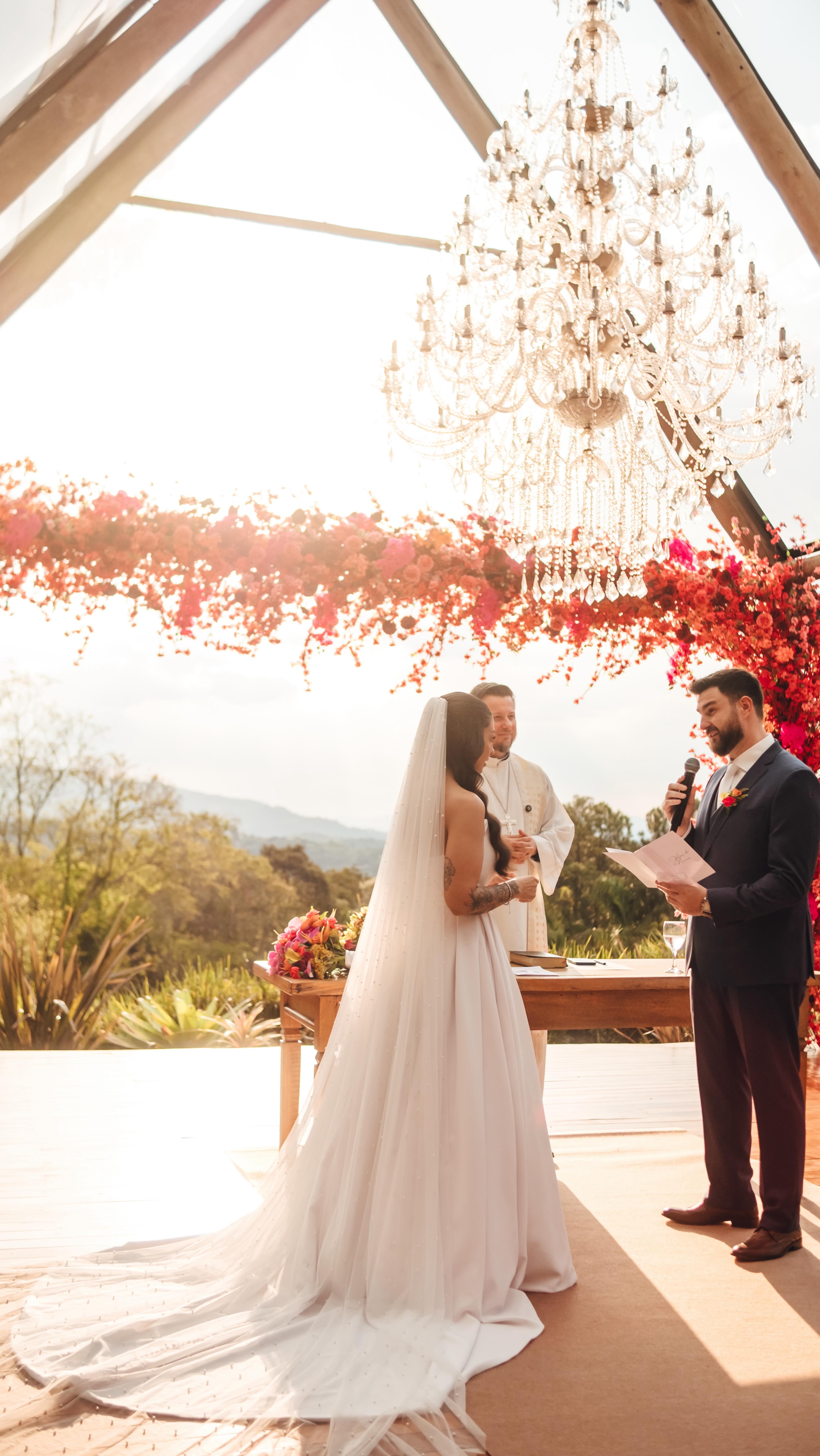 Gratidão Gratidão Gratidão
A palavra que resume 2025!
Obrigado a cada um de vocês que fizeram parte dessa nossa evolução como empresa, como pessoas e como sonhadores, gratidão primeiramente a nossa equipe, sem vocês nada seria possível, agradecemos aos nossos clientes pela confiança e não podemos esquecer dos nossos fornecedores que buscam ao máximo nos fornecer o melhor que há no mercado e que se preocupam com as nossas festas! #gratidão
Sem cada um de vocês nada seria possível.
@fernandojgrego
@ricardosalomaoo_
@tainaratati
@rmeirero
@rosangela__pinheiroo
@dayanaalvespinheiro
@_andersonnl
@gnsousa
@fabriciozaguine_
@danielchileno8
@jose6267silva
Edi Carlos
Bruno @santiago_oficialll
Jonathan
@kakapracheti
@gracaflorista_
Entre outros que estiveram conosco nessa jornada
@vallfloresefolhagens obrigado por fornecer as melhores flores e por se preocupar com os nossos eventos 😍