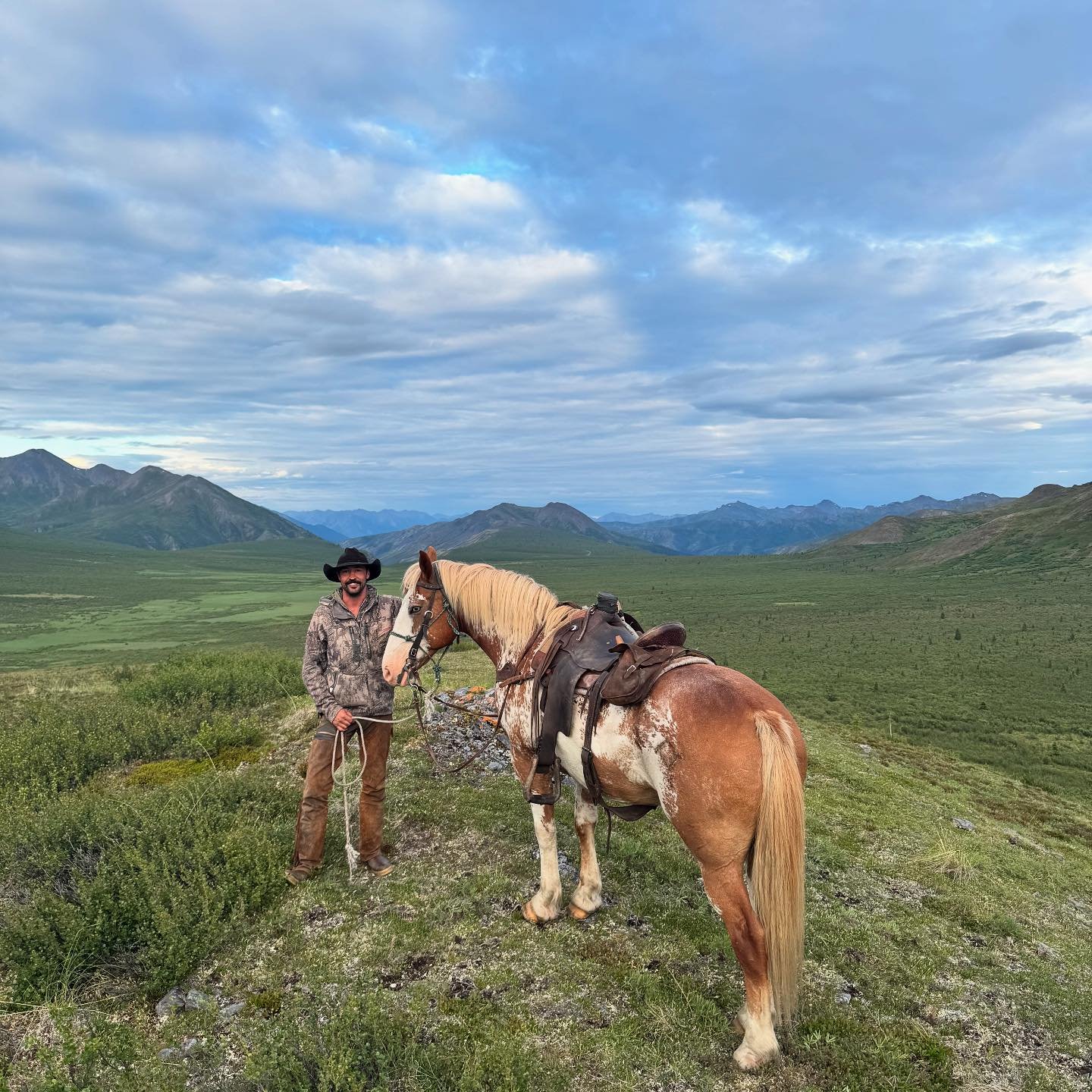 Meet your Broker, Sterlin 👋🏻
Born & raised right here in Utopia, Sterlin walks the walk and talks the talk.
As a sixth-generation Texas Hill Country native with over 14 years of real estate experience, Sterlin has lived just about every side of land ownership. From ranching and wildlife management to a degree in ag economics, working in the oilfield, and becoming a licensed appraiser; his background gives his clients real clarity and confidence.
If you value a boots-on-the-ground approach and someone who will tell it to you straight, Sterlin is your guy.