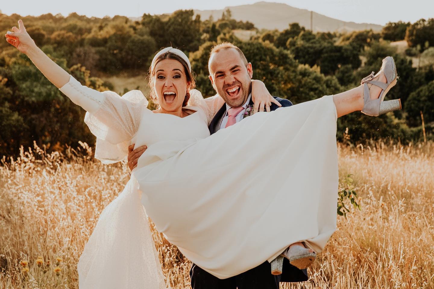 Boda D&I #boda2022 #noviosdivertidos #campo #verano #fotografosboda #married #wedding #mariage #cuple #pareja #amor #diversion