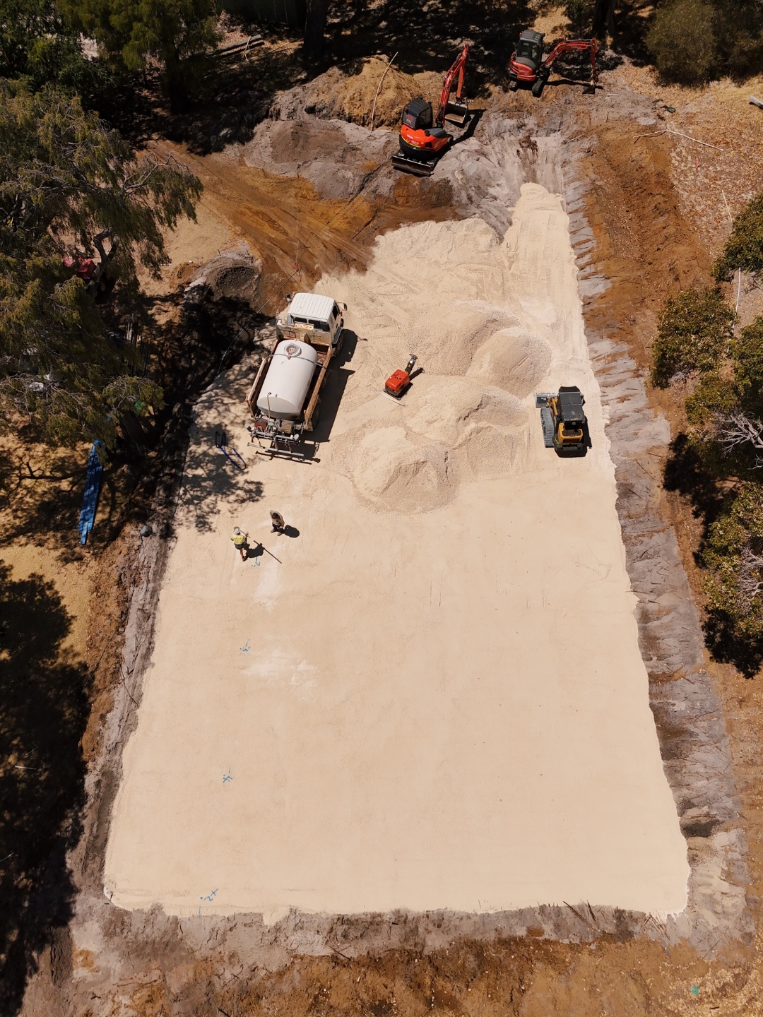 Groundwork in progress....tennis court coming soon 🎾
———
Contact us
M: 0438 209 088
E: Jarrod@hphomes.com.au
#honeypothomes #margaretriverbuilder #southwestbuilder #margaretriver #westernaustralia #tenniscourt
