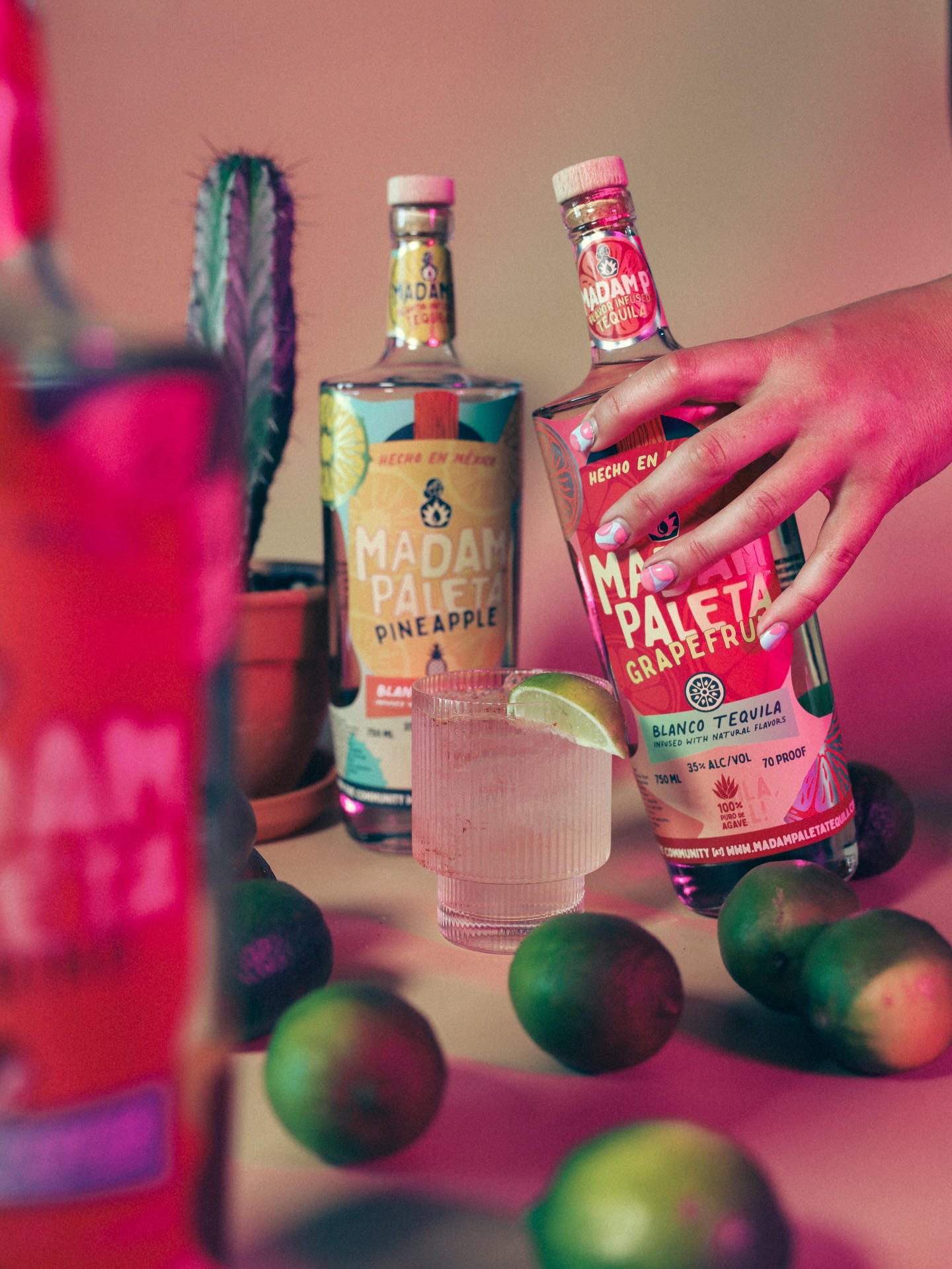 The easiest way to make a delicious at-home cocktail is with⦠š„⦠good tools. A good cocktail shaker, a glass that feels good in your hand, and good liquor. We may be biased, but we think Madam Paletaās flavor-infused tequila is the best liquor option š
#tequila #tequilatime #premiumtequila #tequilashots #tequilacocktails