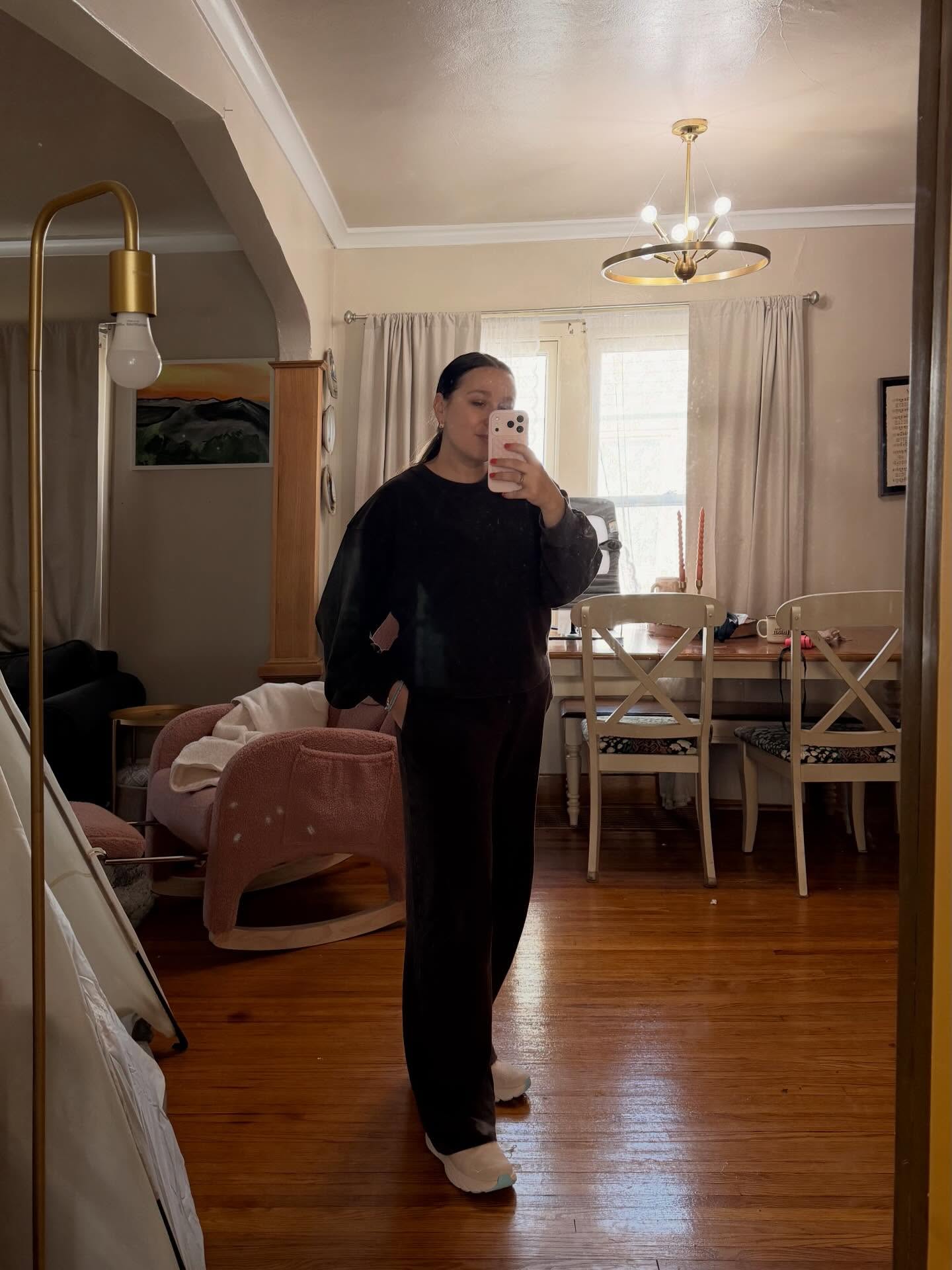 Outfit dump from toddler chaos. ✨🩷🫶
1. A brown @gap lounge set
2. Option one for a Jason aldean concert. Levi coat and mother jeans and free people thrifted boots
3. Option two for said concert. Leggings thrifted car hartt denim button up. Best Amazon boots. Belt bag from Rebecca Minkoff thrifted
4. A work party look. My sweater vest is thrifted cashmere, top is j crew and jeans are Abercrombie
Didn’t have a phone for a week and it really threw me off. Been sick for three weeks and baby Amaris is not sleepinggggg 🥴 Anyone else have a rough start to the month? Looking forward to some pink birthday blossoms this week. 💌
Vote your fave!